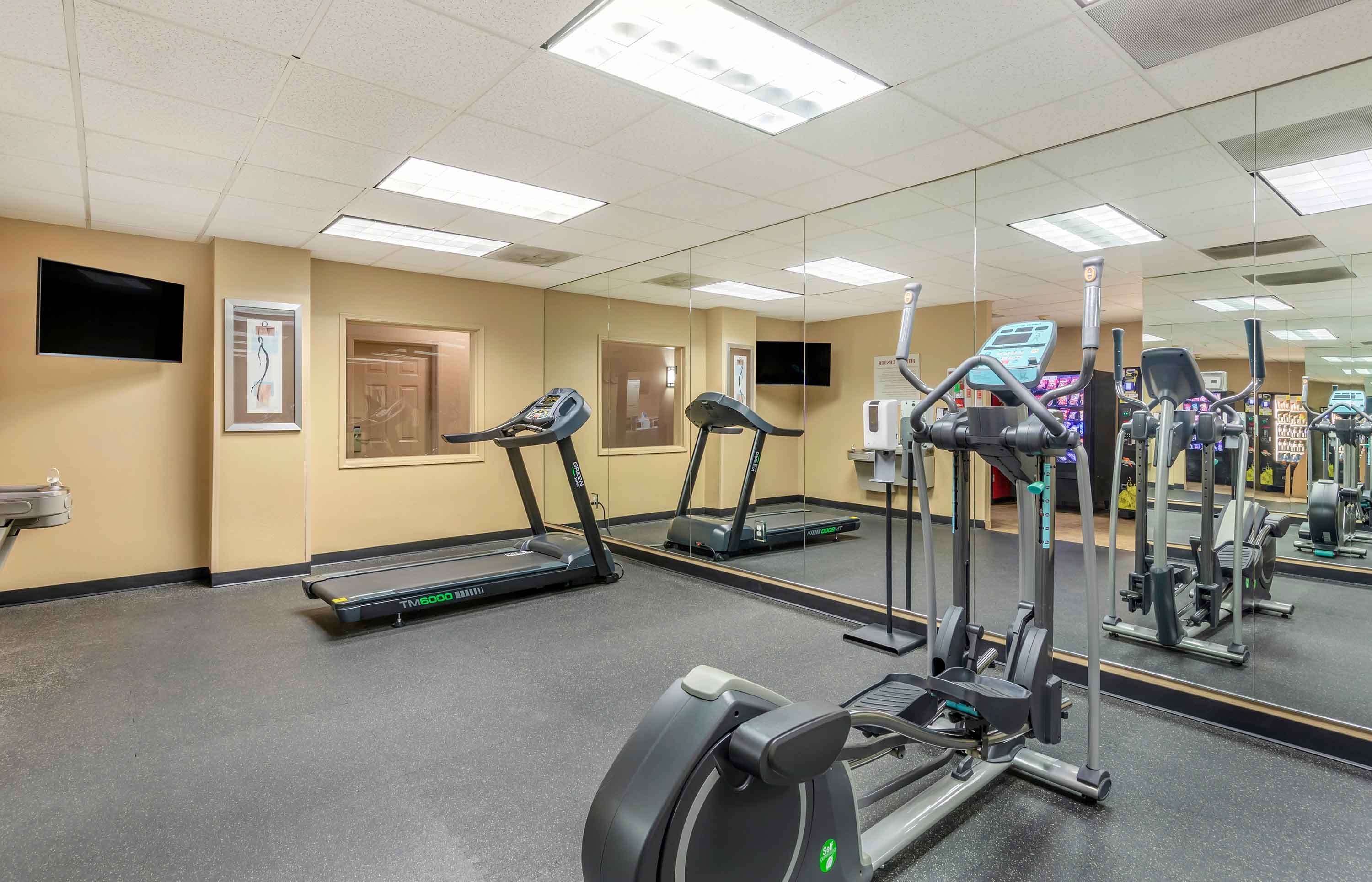 Extended Stay America Bakersfield Chester Lane Bakersfield Ca 93309 Bakersfield, CA Extended Stay Hotels | Extended Stay America
