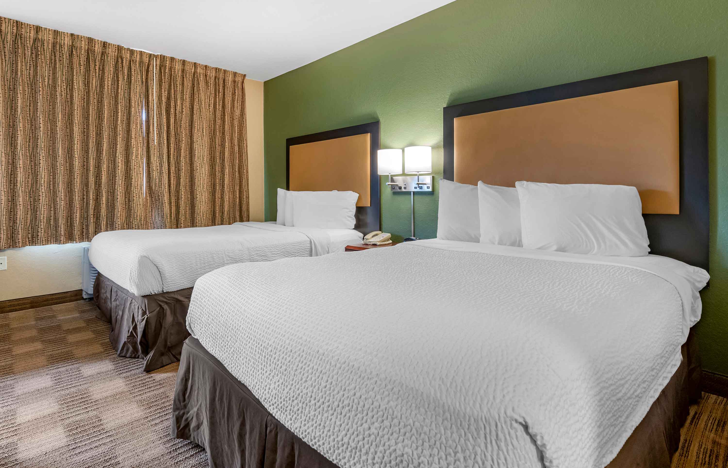 Deluxe Studio - 2 Full Beds