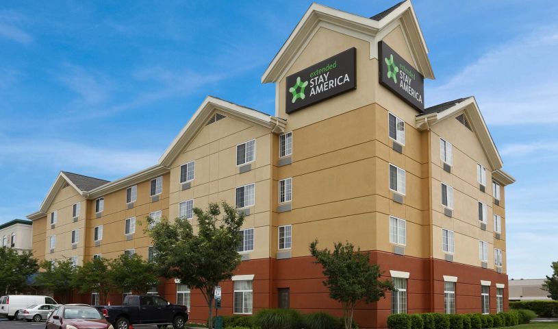 Chesapeake, VA - Chesapeake - Greenbrier Circle Hotel | Extended Stay
