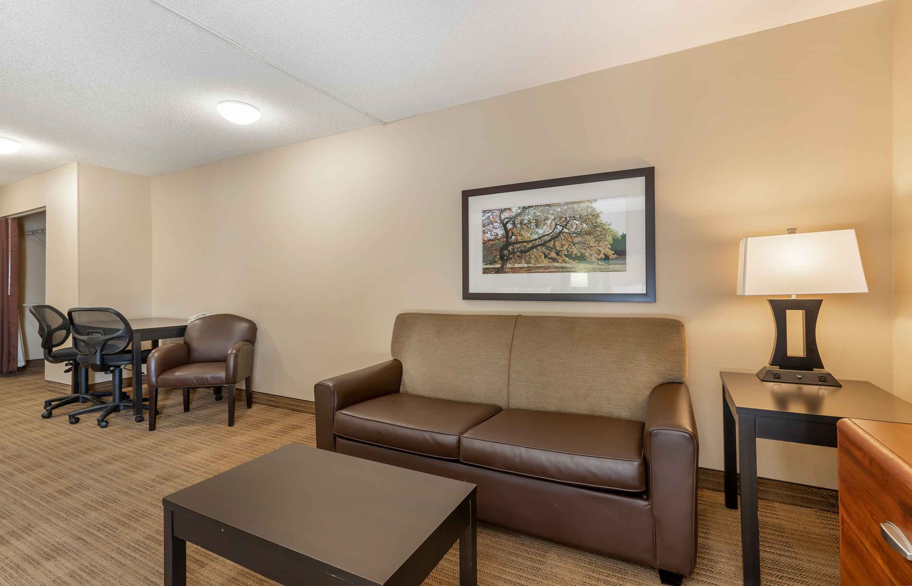 Des Moines, IA Extended Stay Hotels | Extended Stay America
