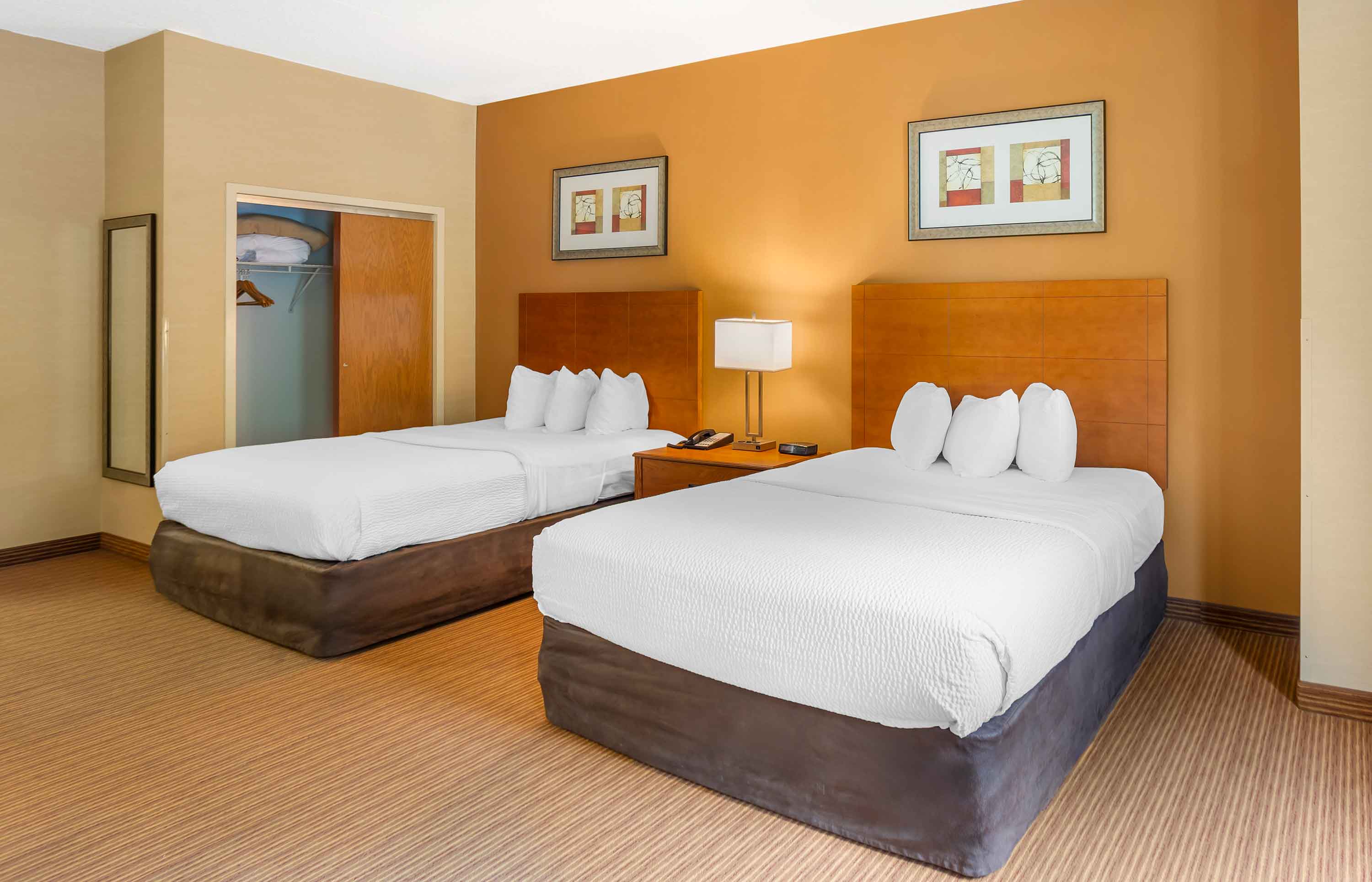 Deluxe Studio - 2 Queen Beds
