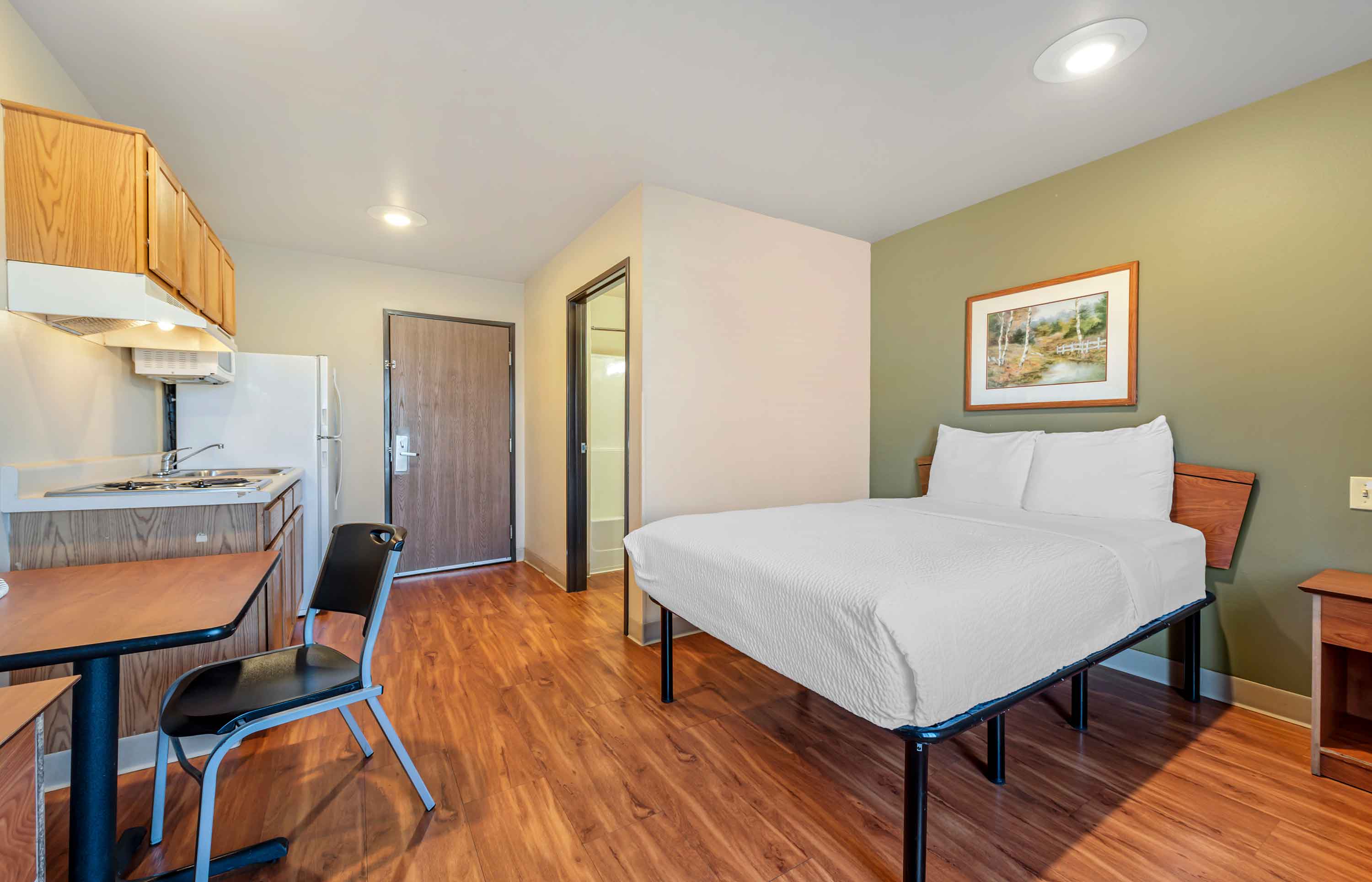 Studio Suite - 1 Full Bed