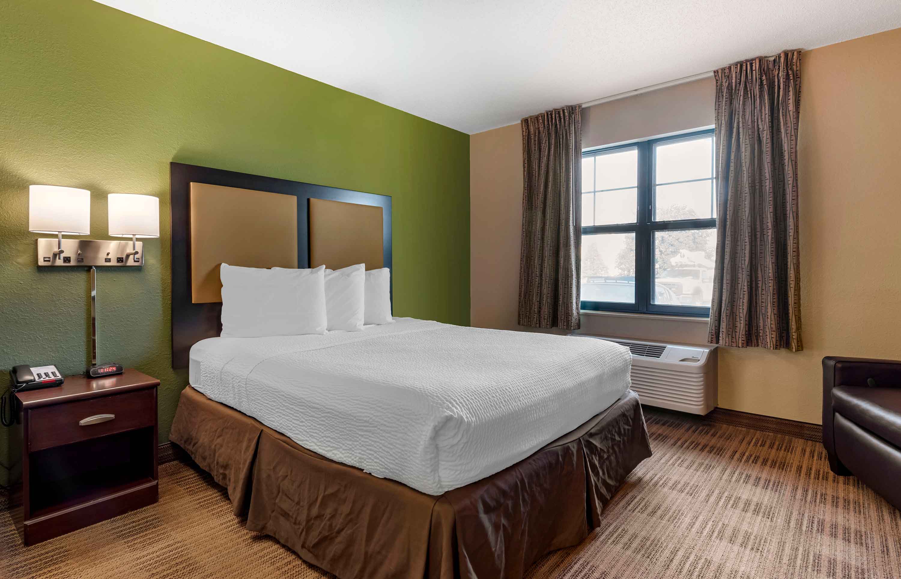 Studio Suite - 1 Queen Bed