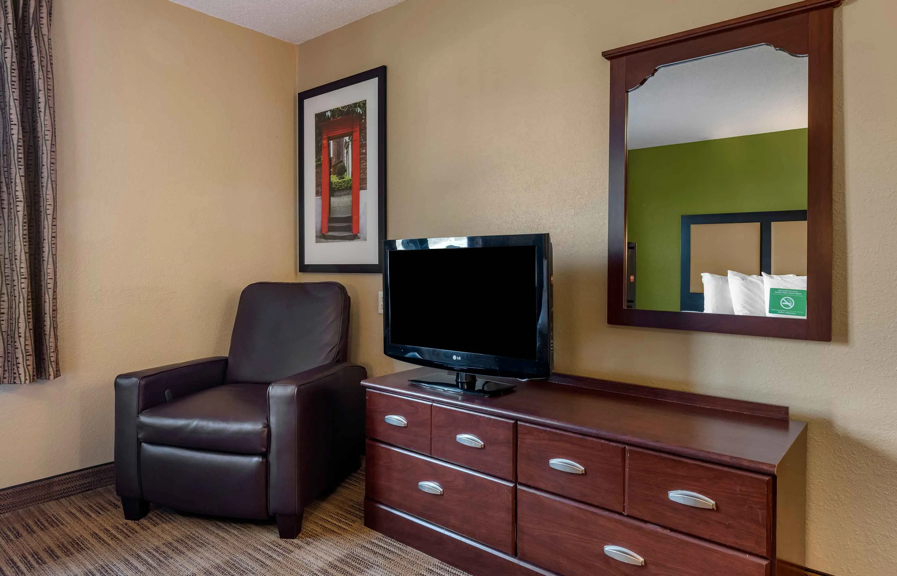 Studio Suite - 1 Queen Bed