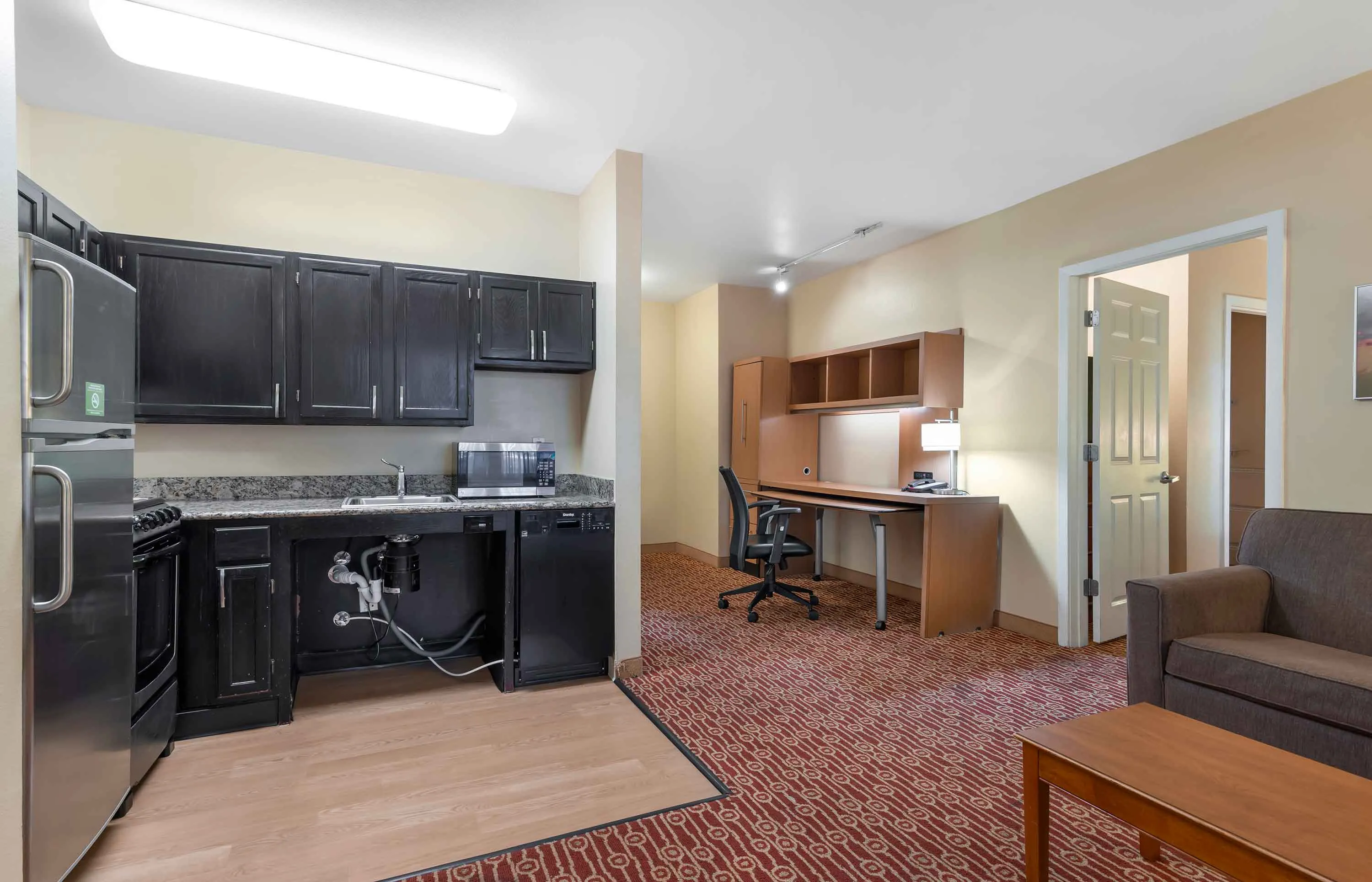 2 Bedroom Suite - 2 Queen Beds