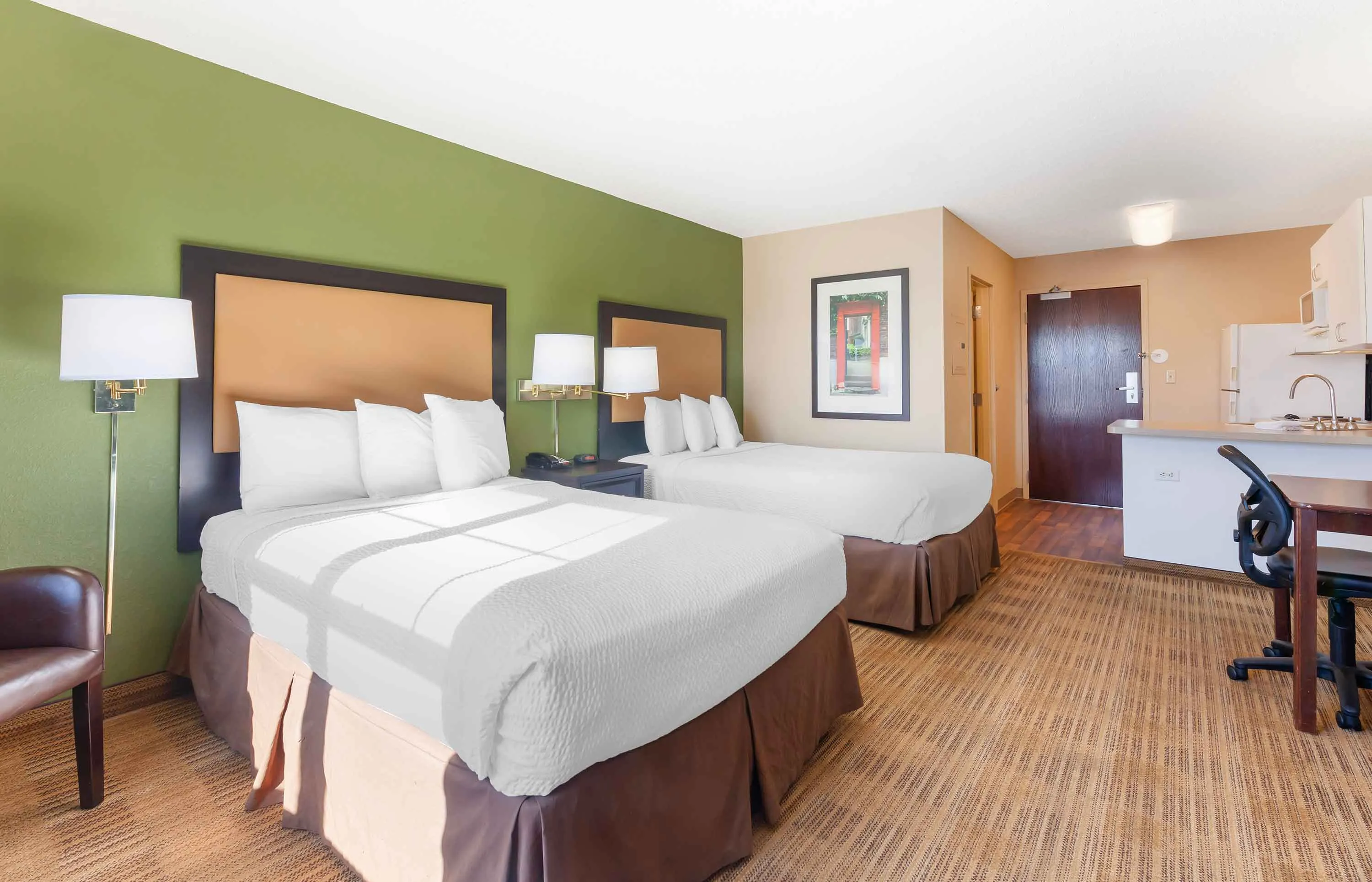 Studio Suite - 2 Full Beds