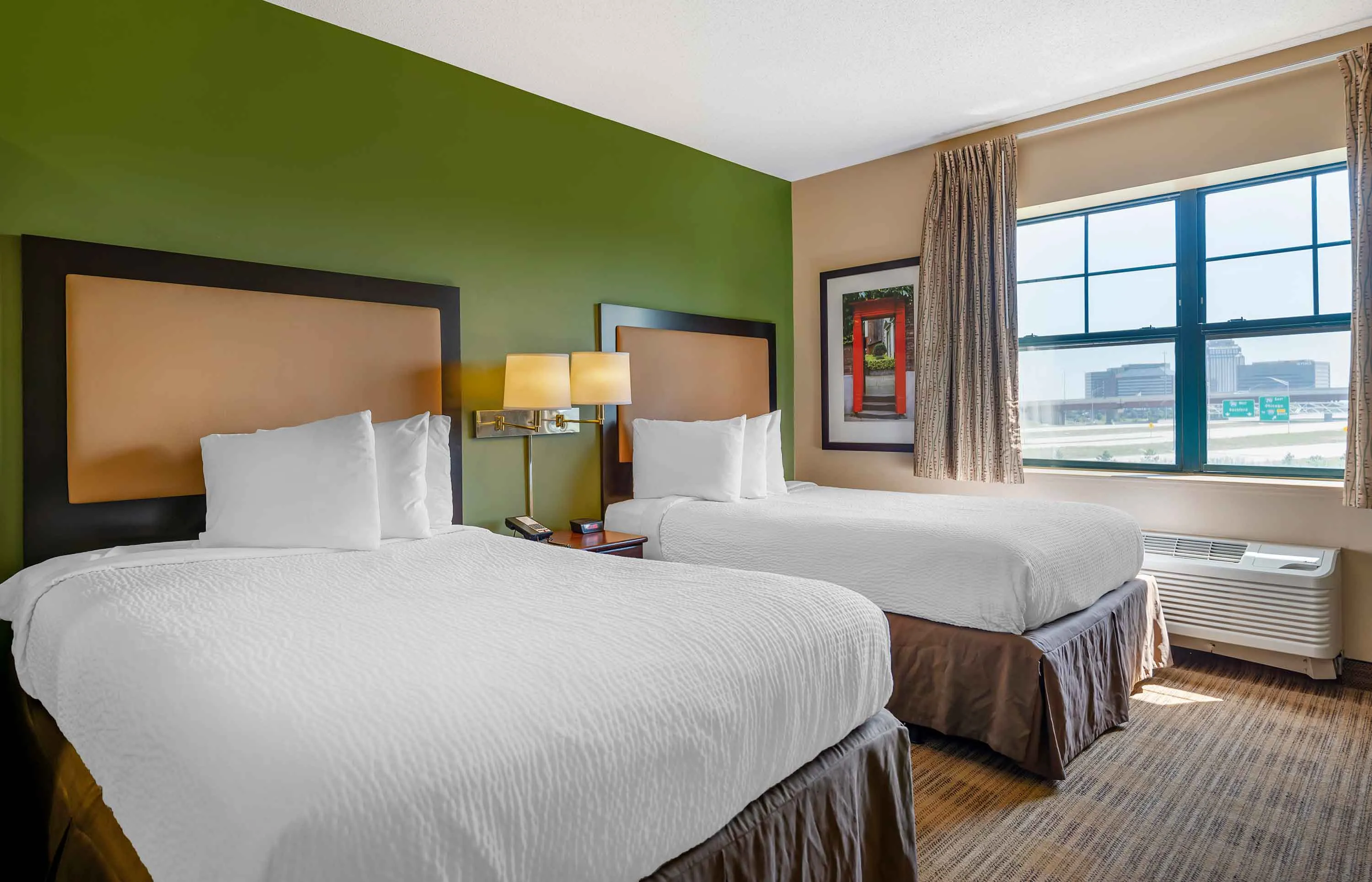 Studio Suite - 2 Full Beds