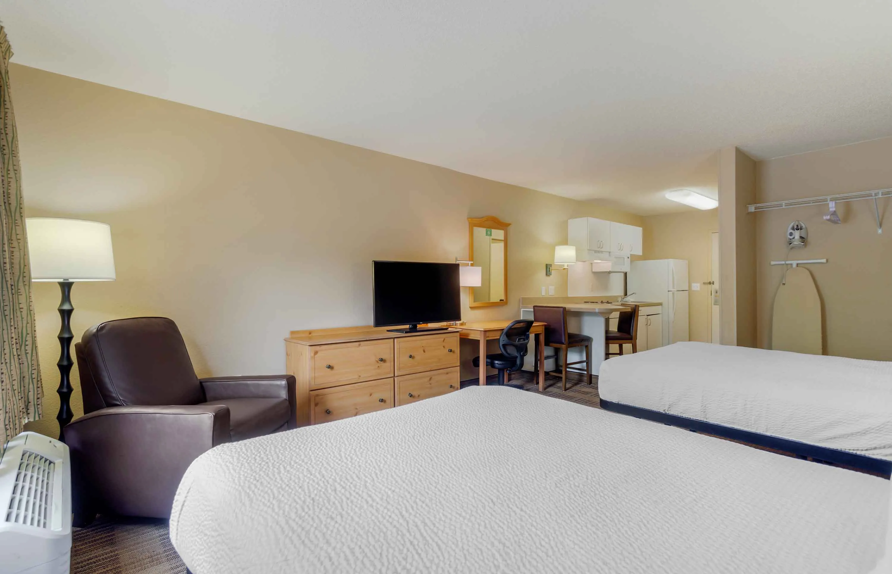 Studio Suite - 2 Full Beds