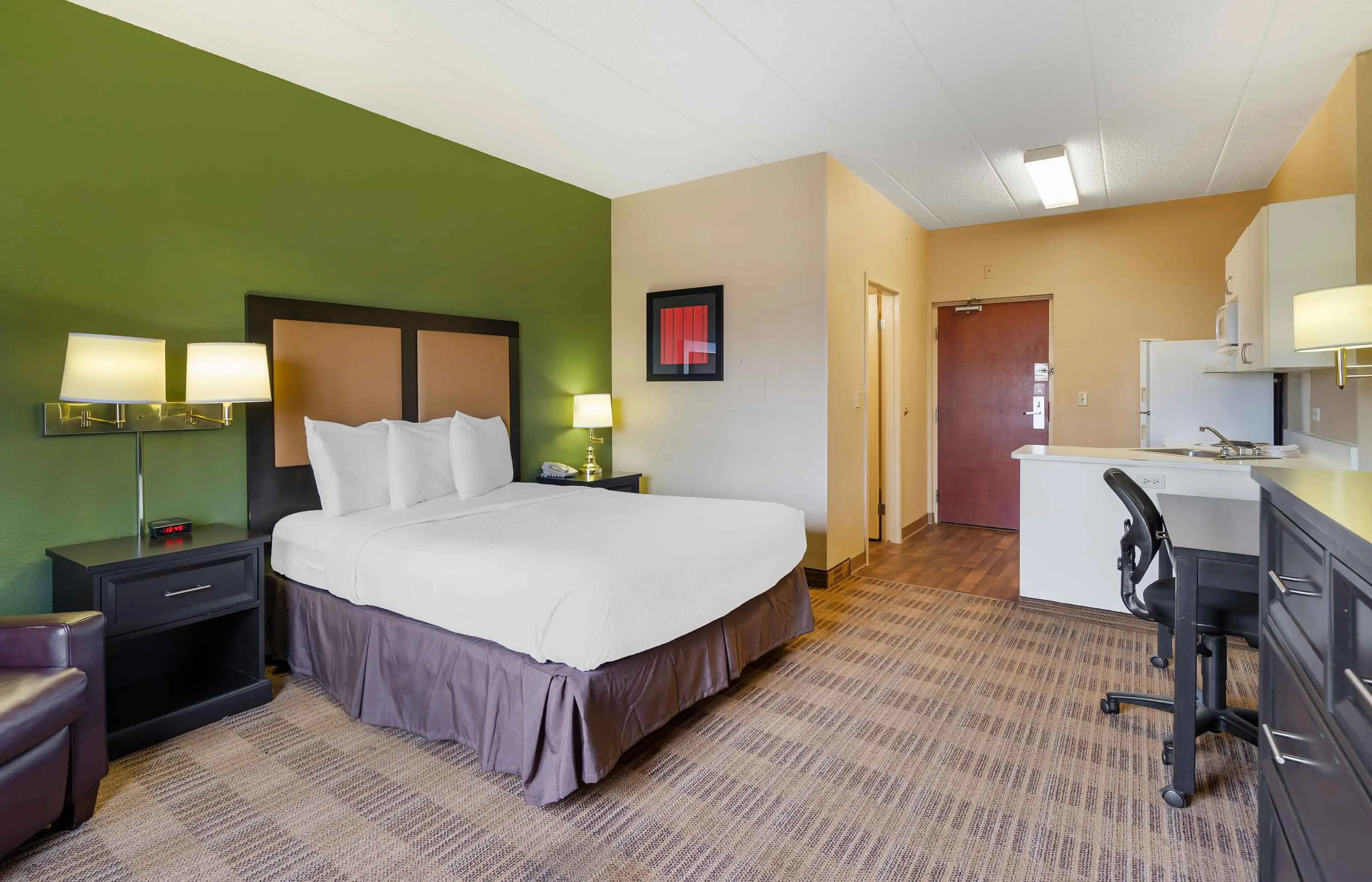 Studio Suite - 1 Queen Bed