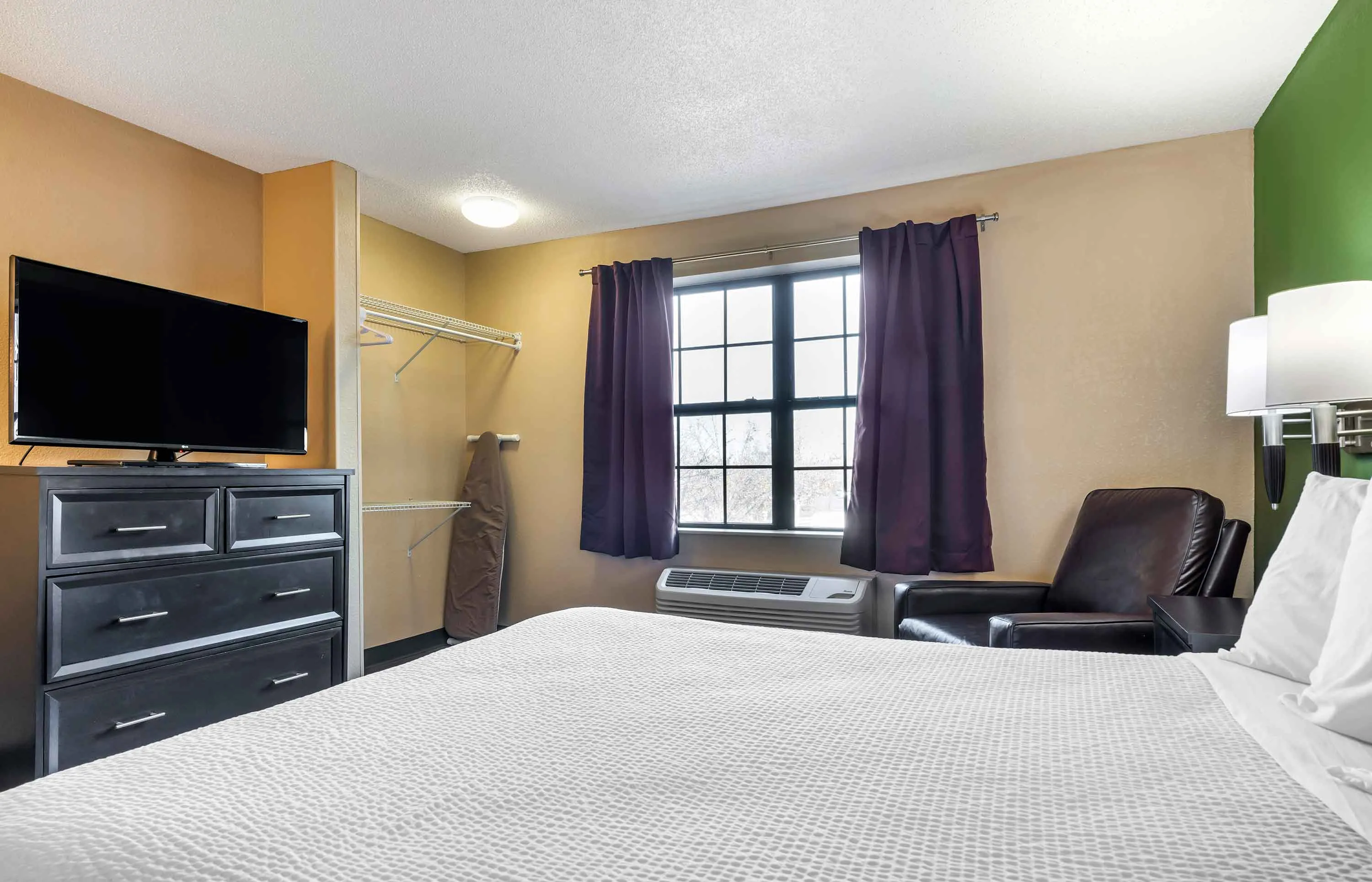Studio Suite - 1 Queen Bed