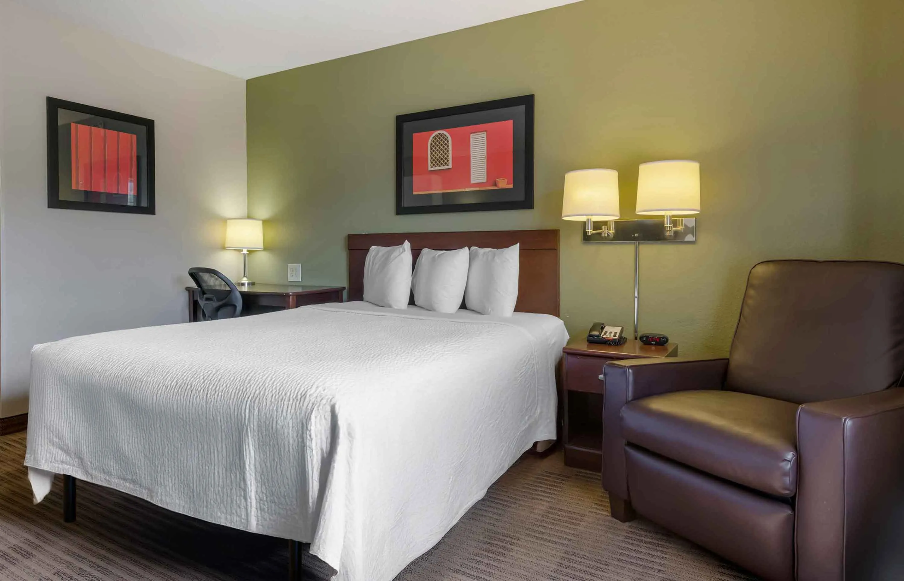Studio Suite - 1 Queen Bed
