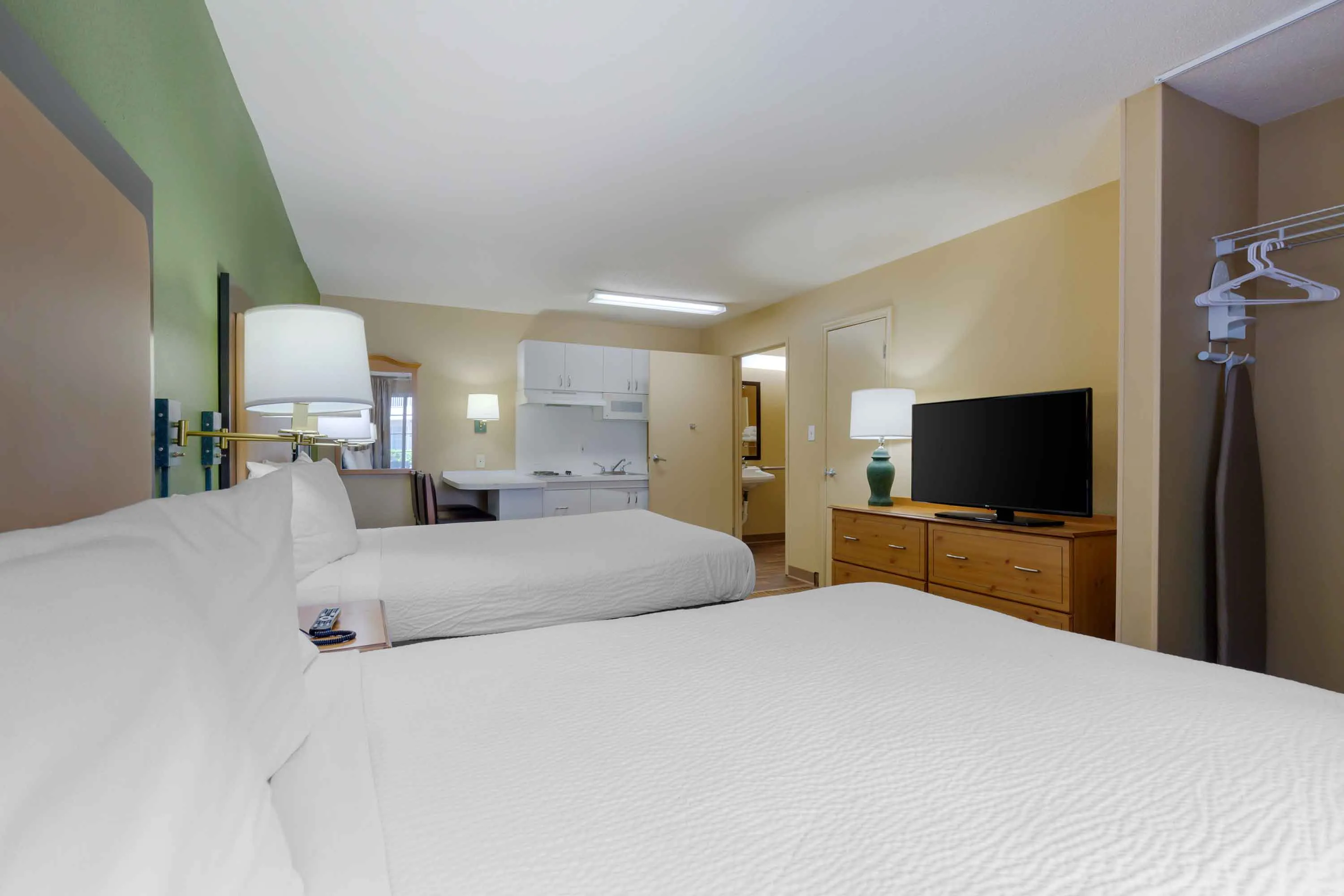 Studio Suite - 2 Full Beds
