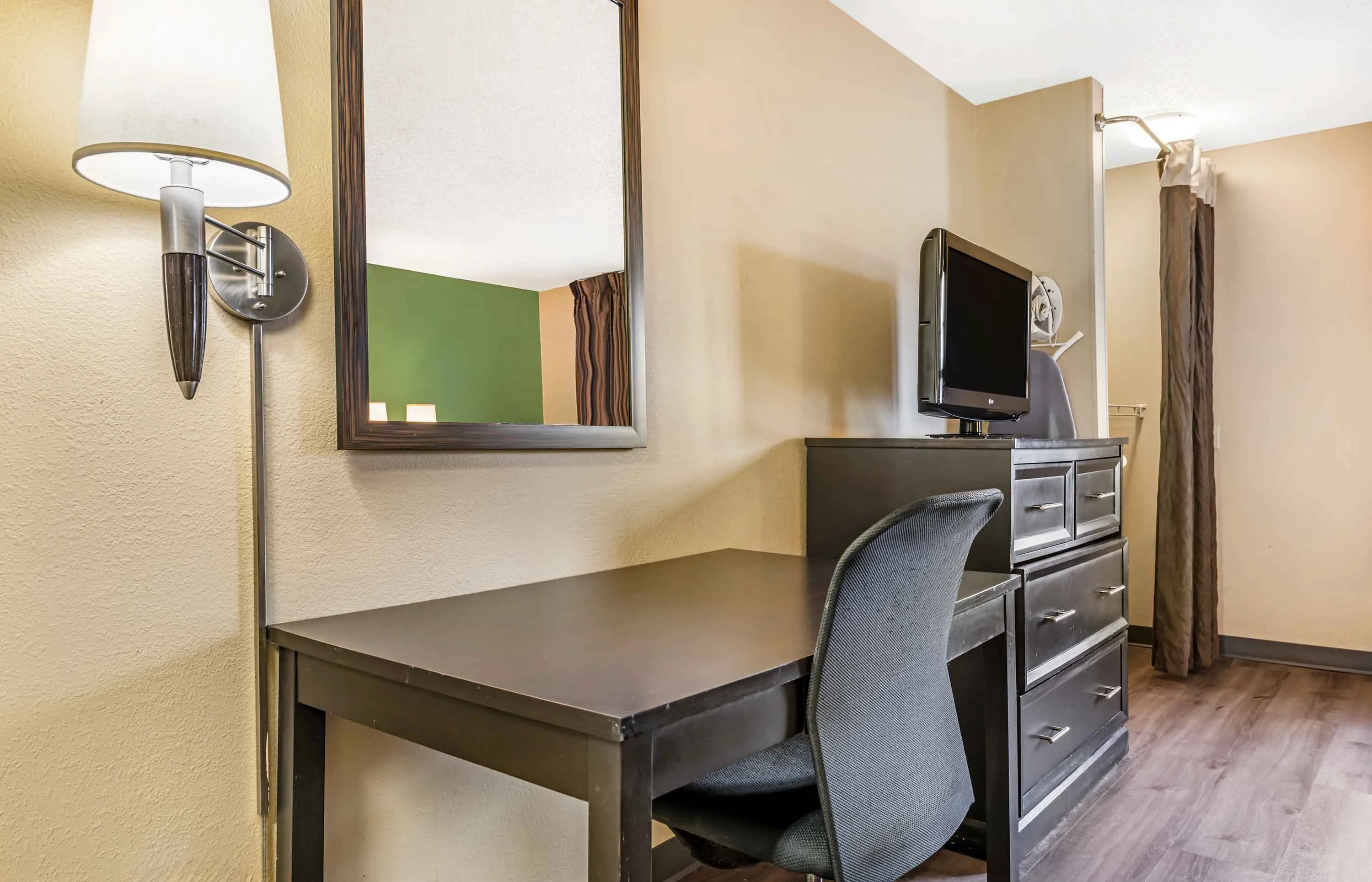Studio Suite - 1 Queen Bed