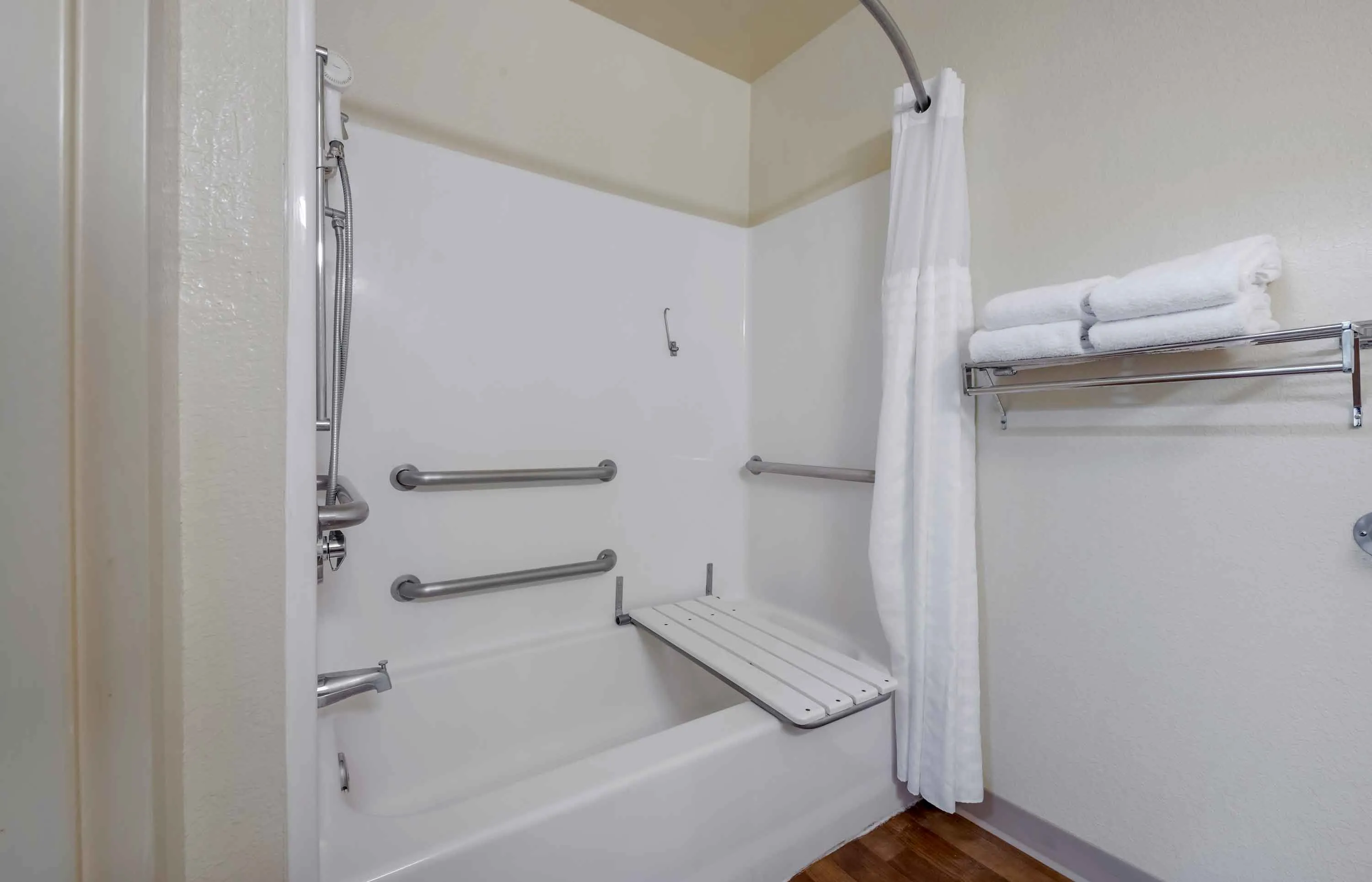 Studio Suite - 2 Full Beds