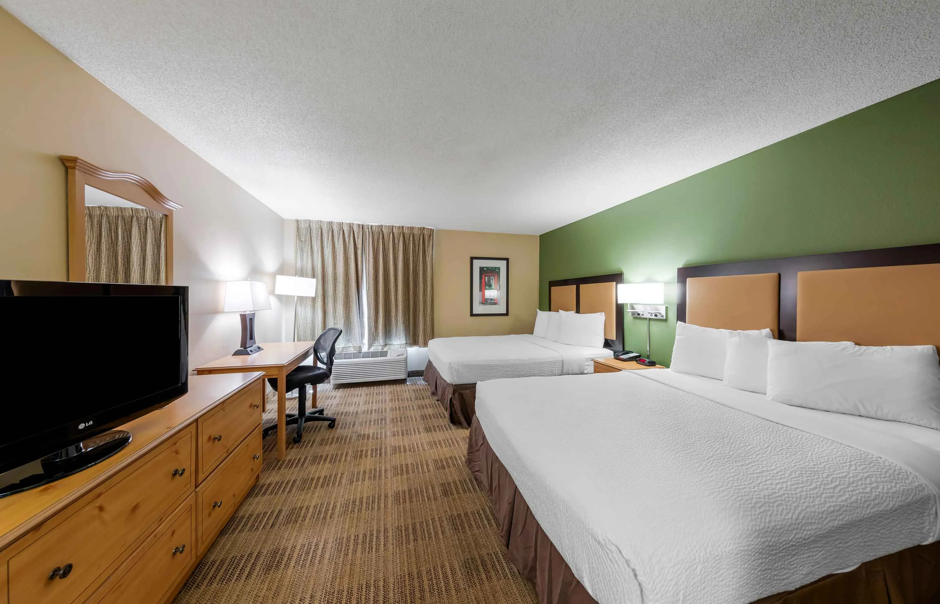 Studio Suite - 2 Queen Beds
