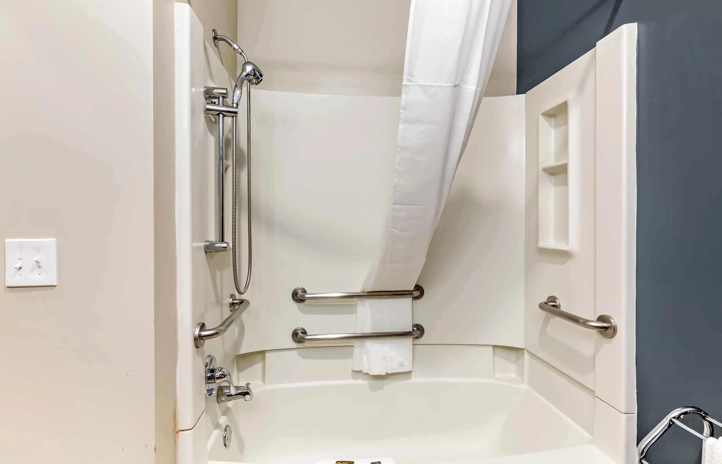 Studio Suite - 1 Queen Bed