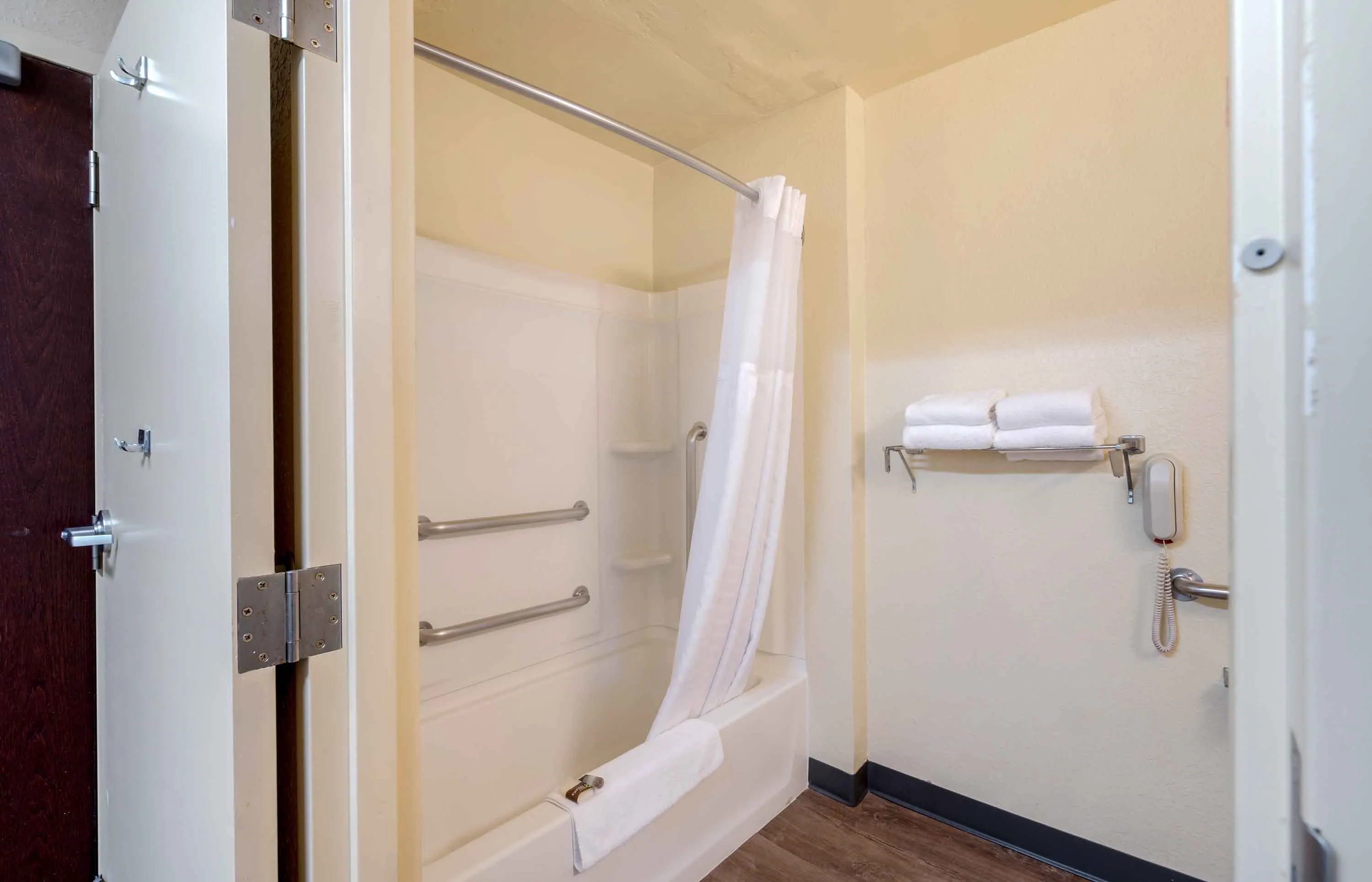 Deluxe Studio - 2 Full Beds