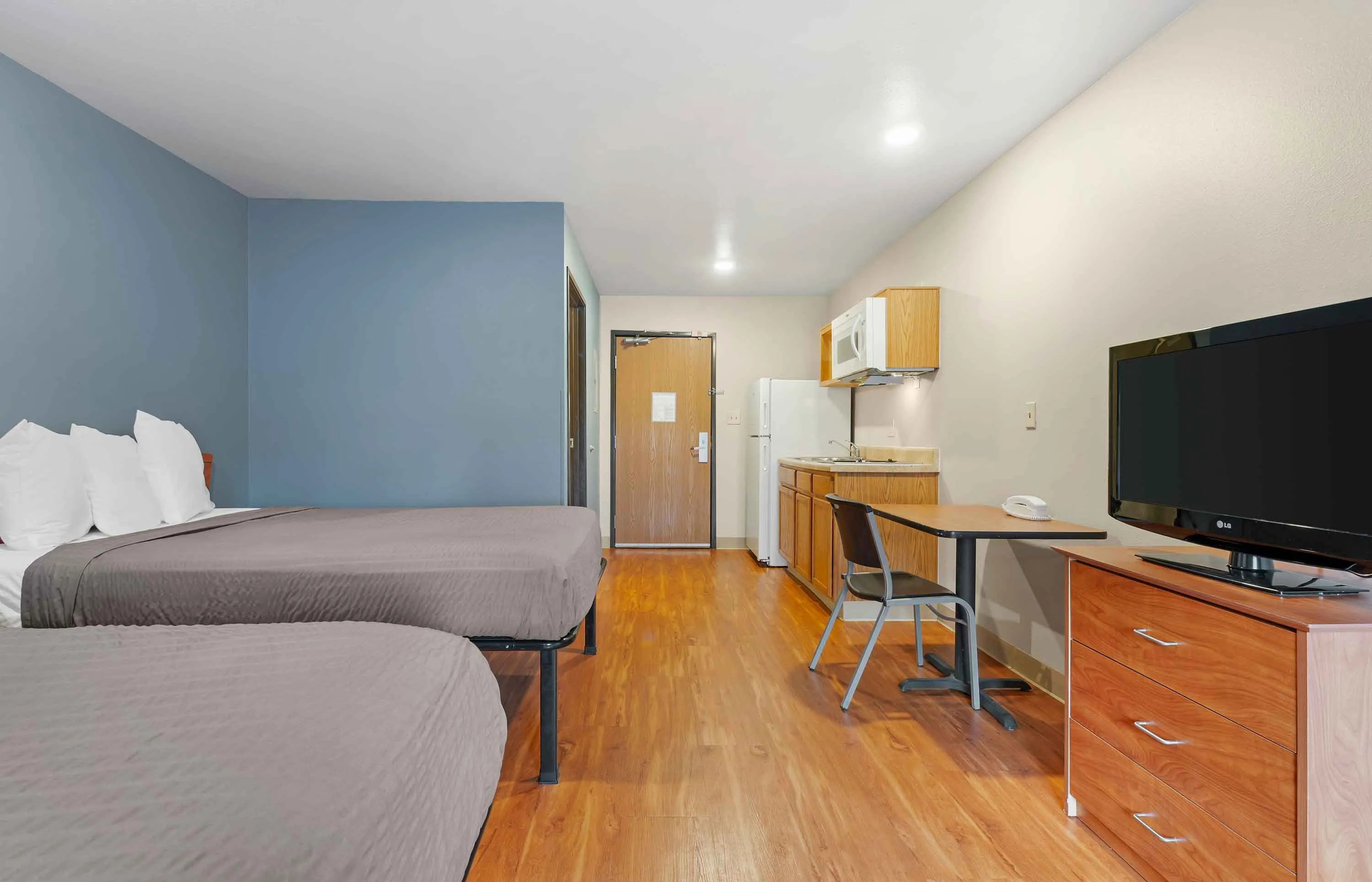 Studio Suite - 2 Full Beds