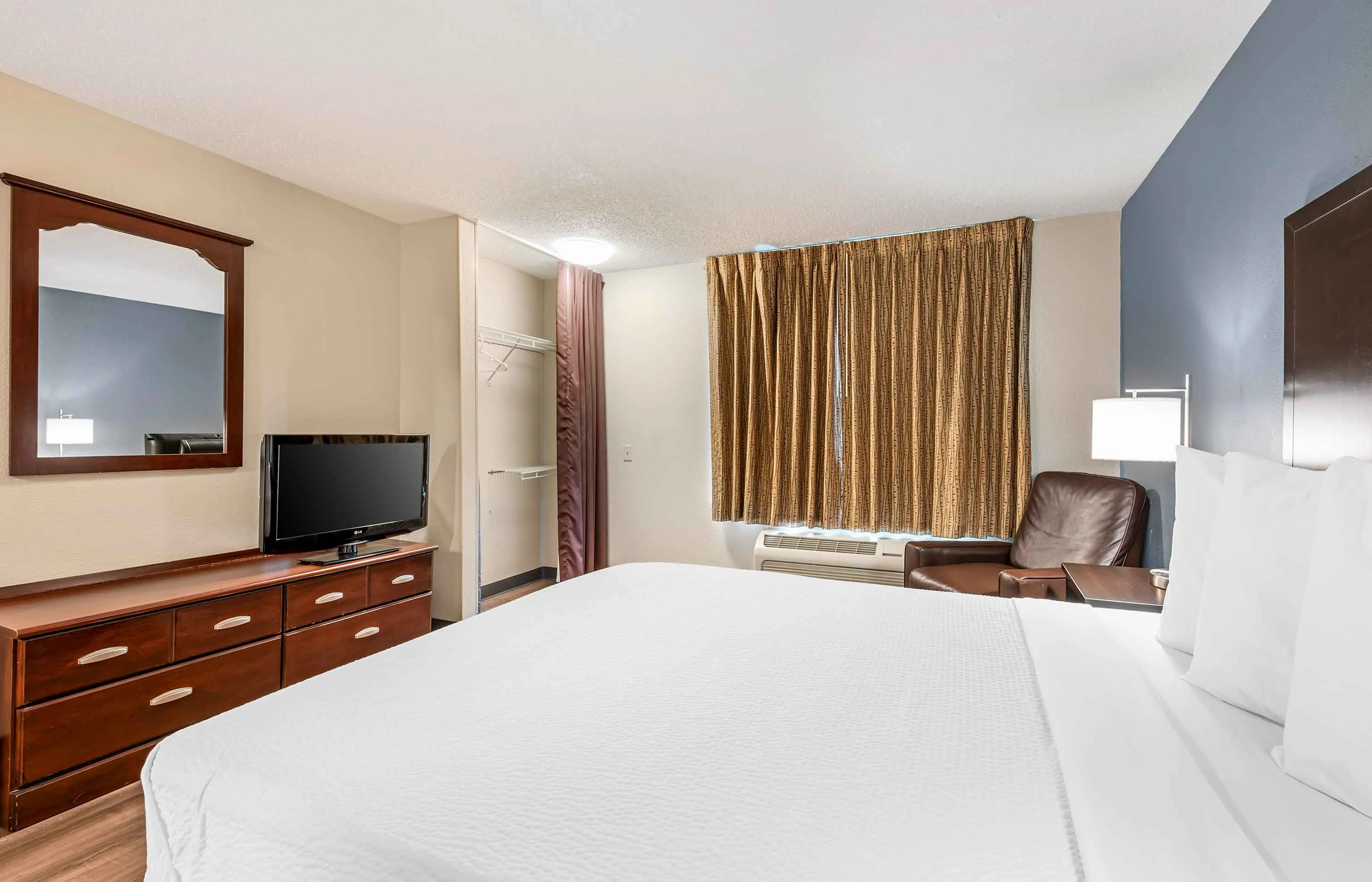 Studio Suite - 1 Queen Bed