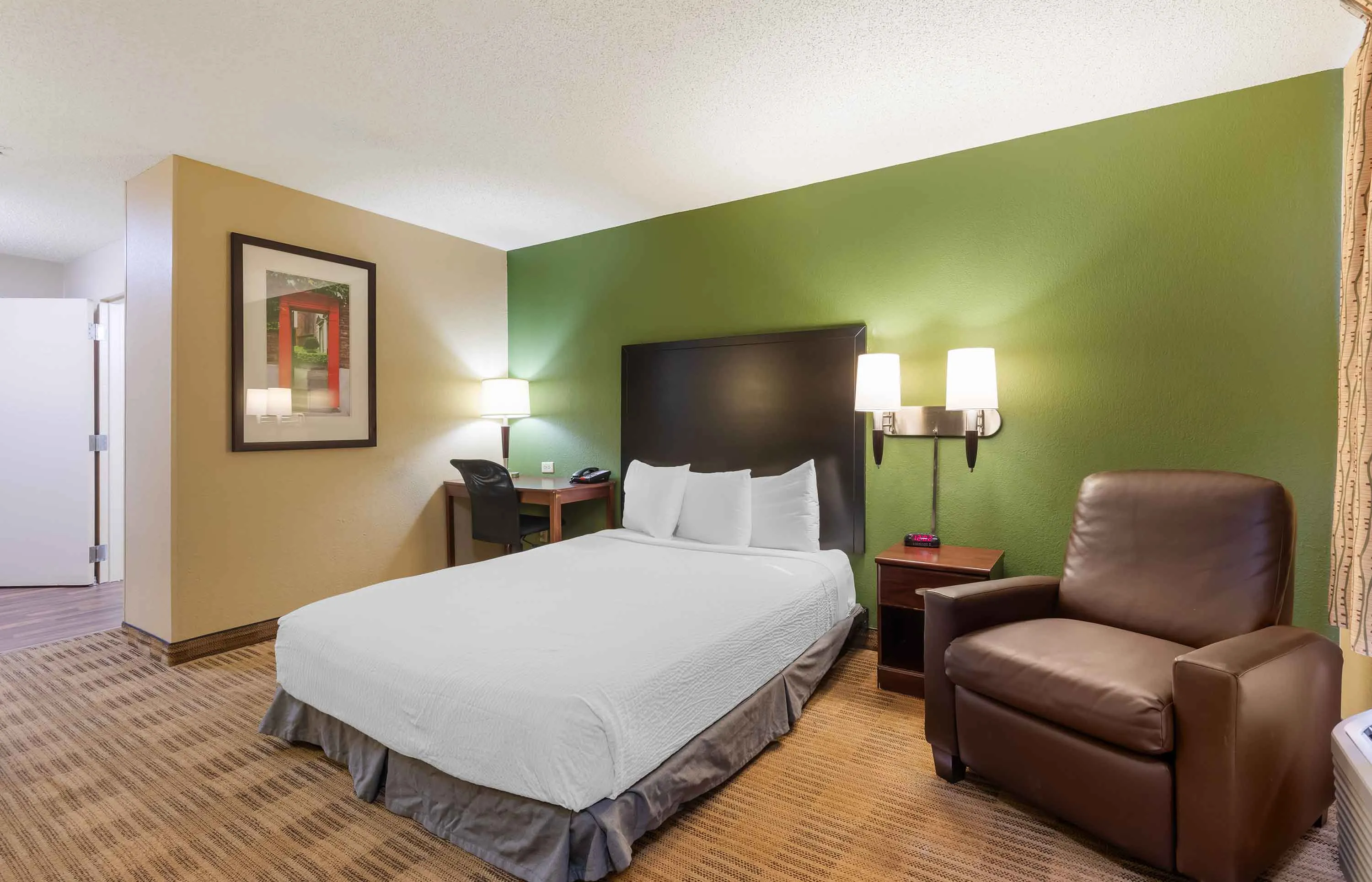 Studio Suite - 1 Queen Bed