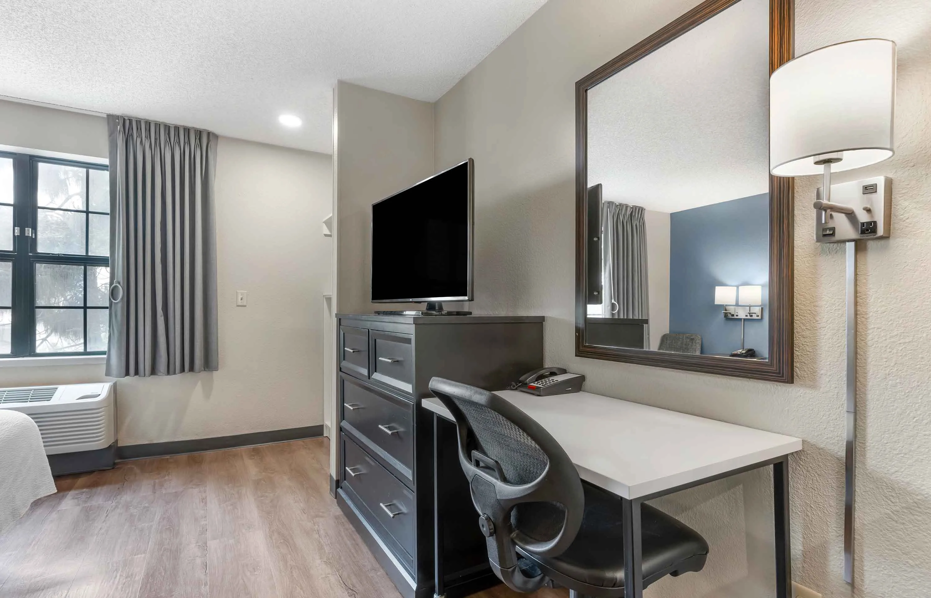 Studio Suite - 1 Queen Bed