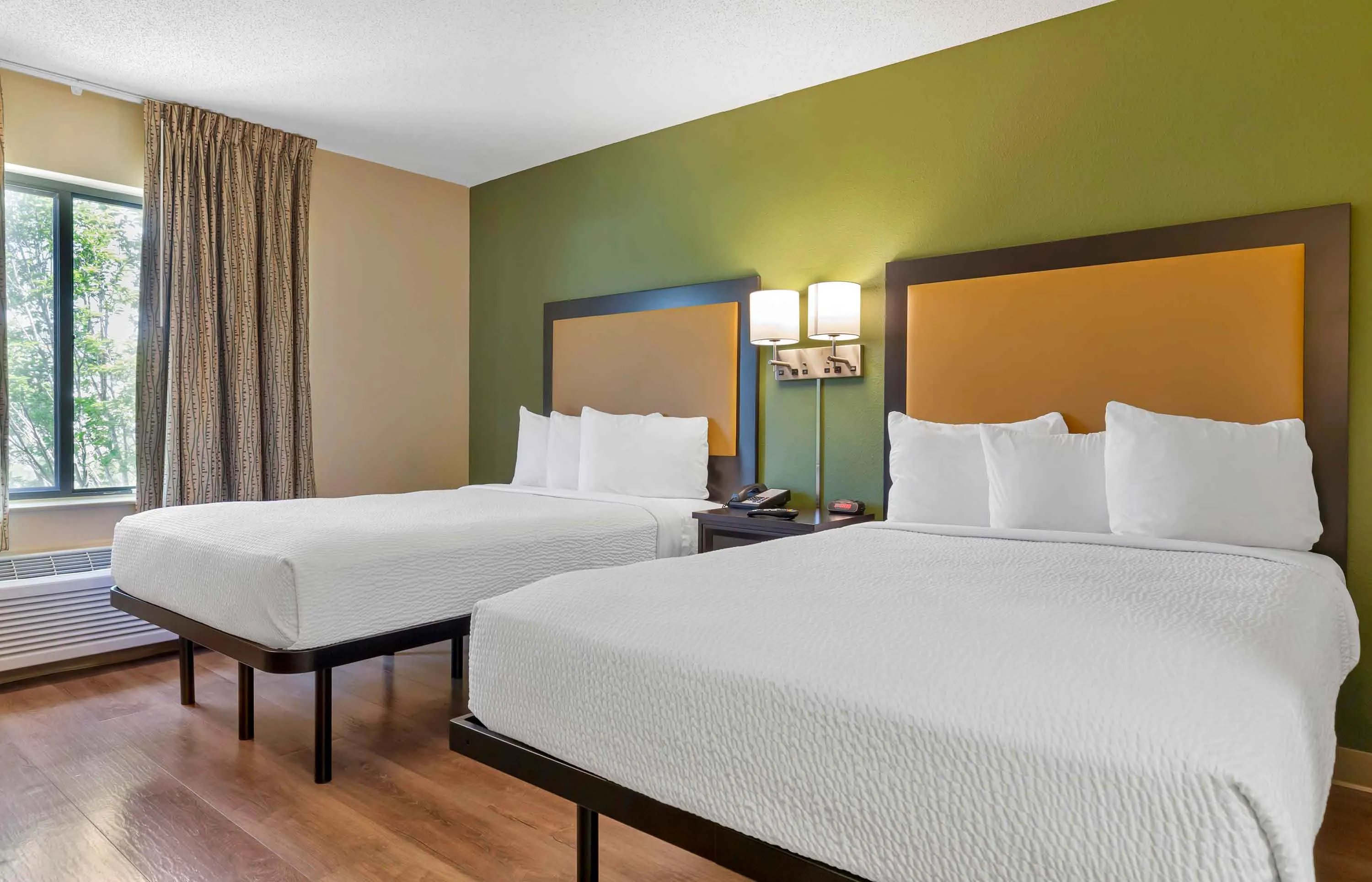 Studio Suite - 2 Full Beds