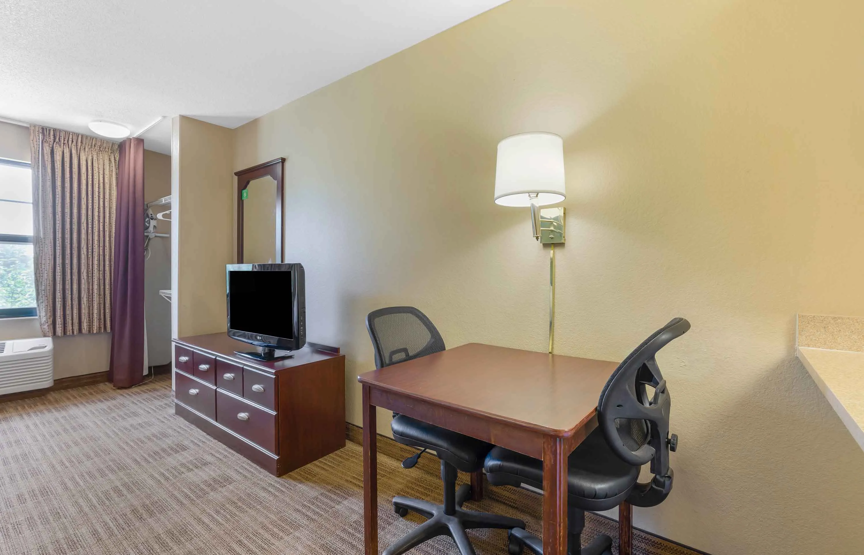 Studio Suite - 2 Twin Beds