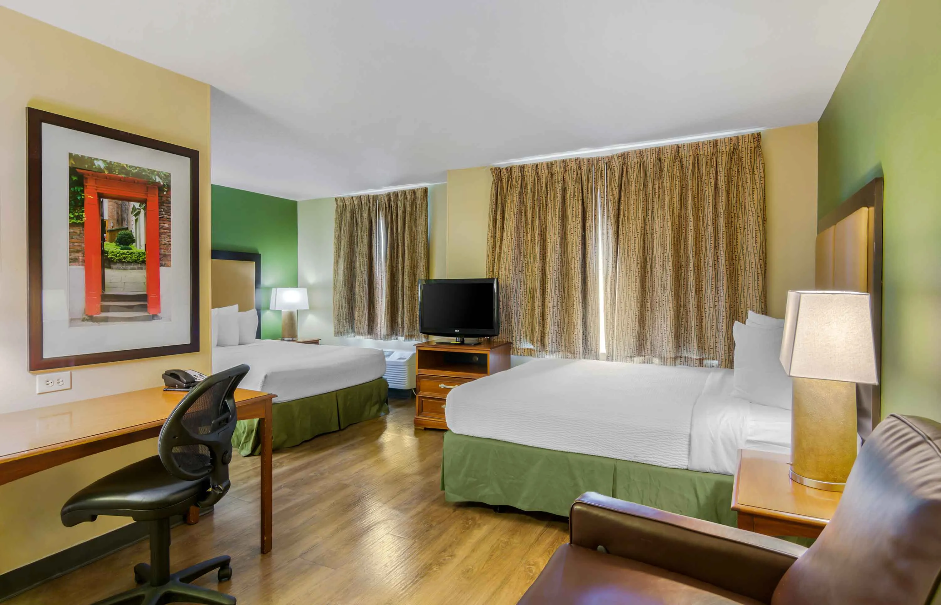 Studio Suite - 2 Queen Beds
