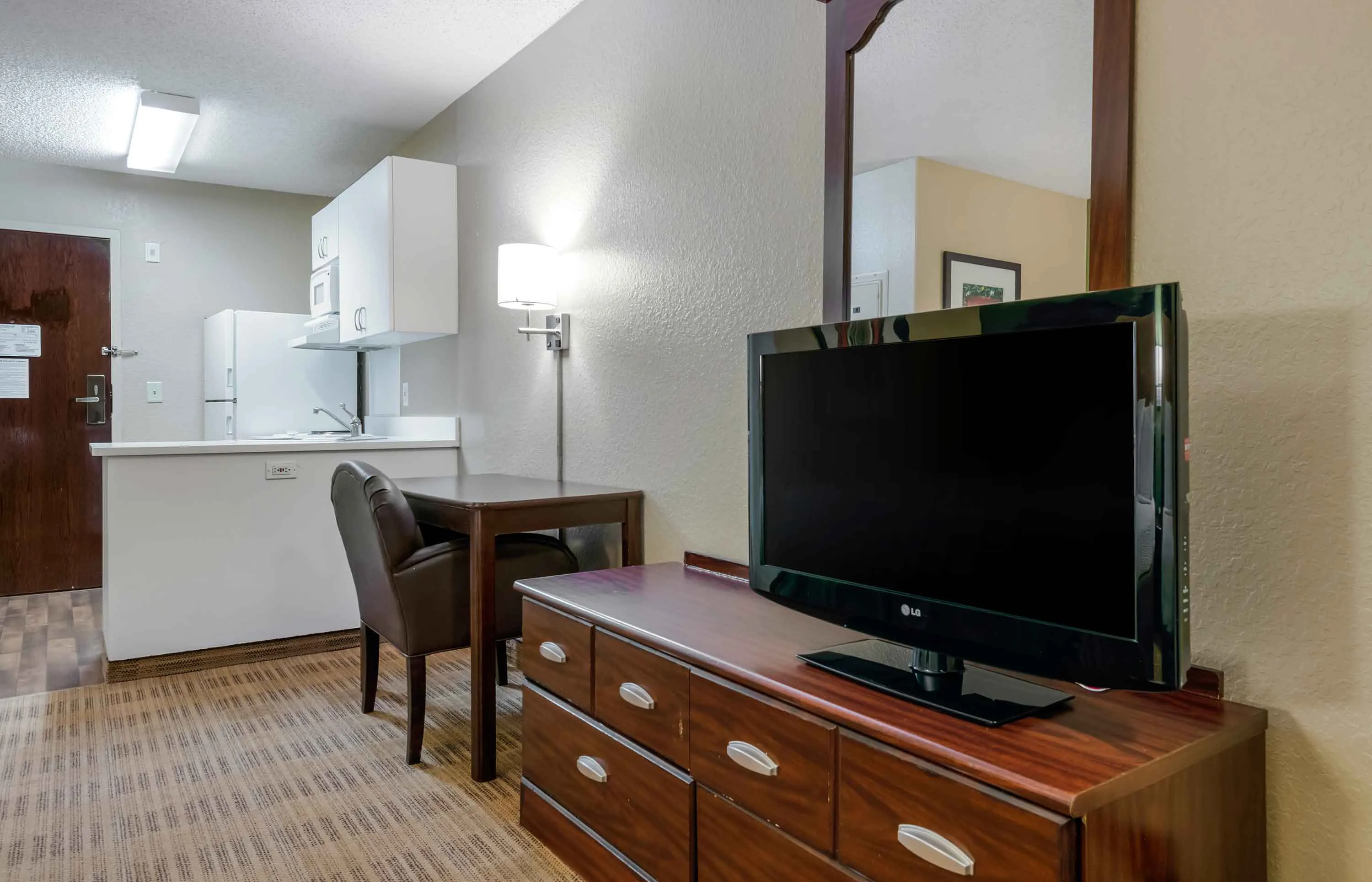 Studio Suite - 2 Full Beds