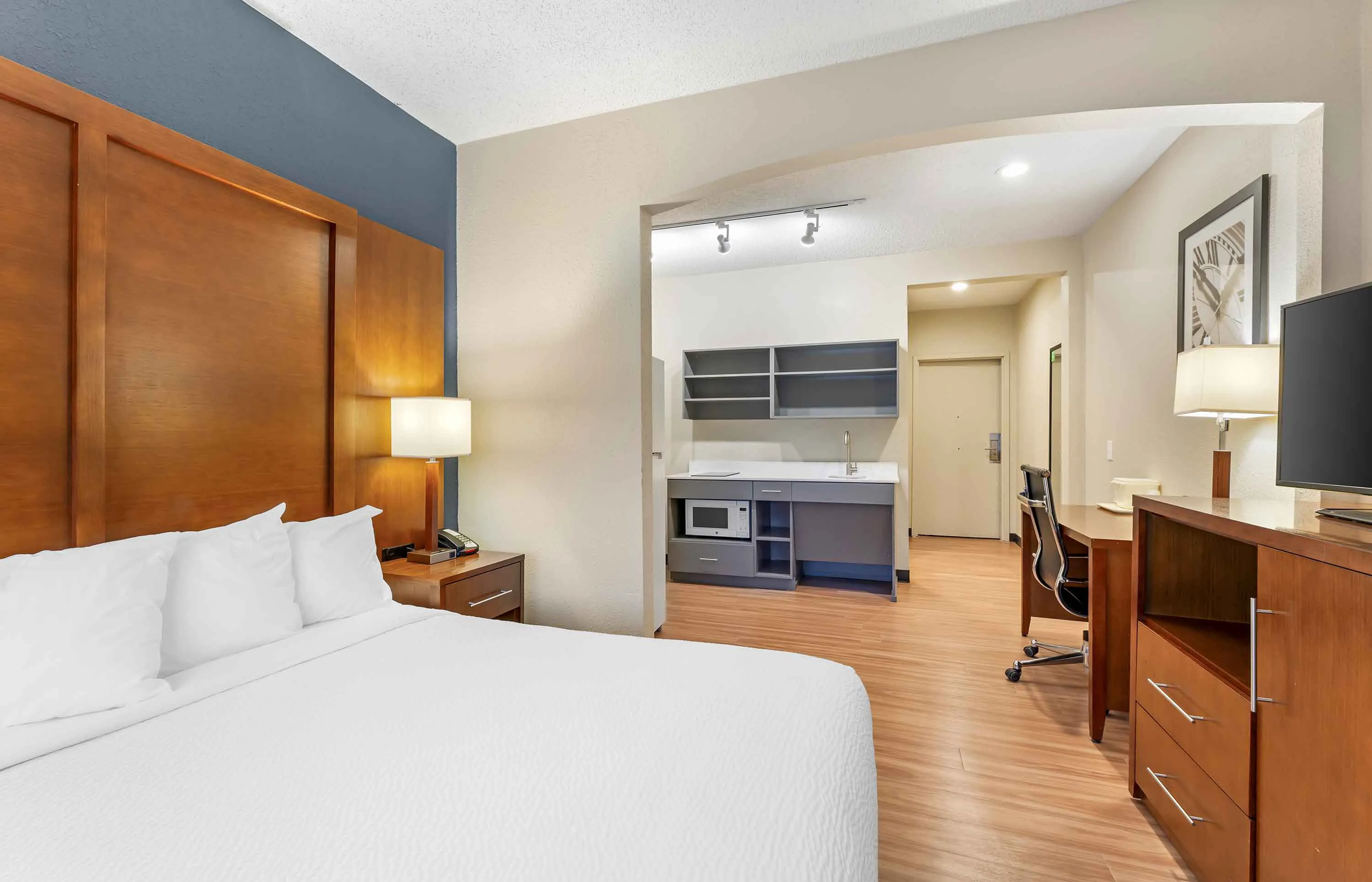 Studio Suite - 1 Queen Bed