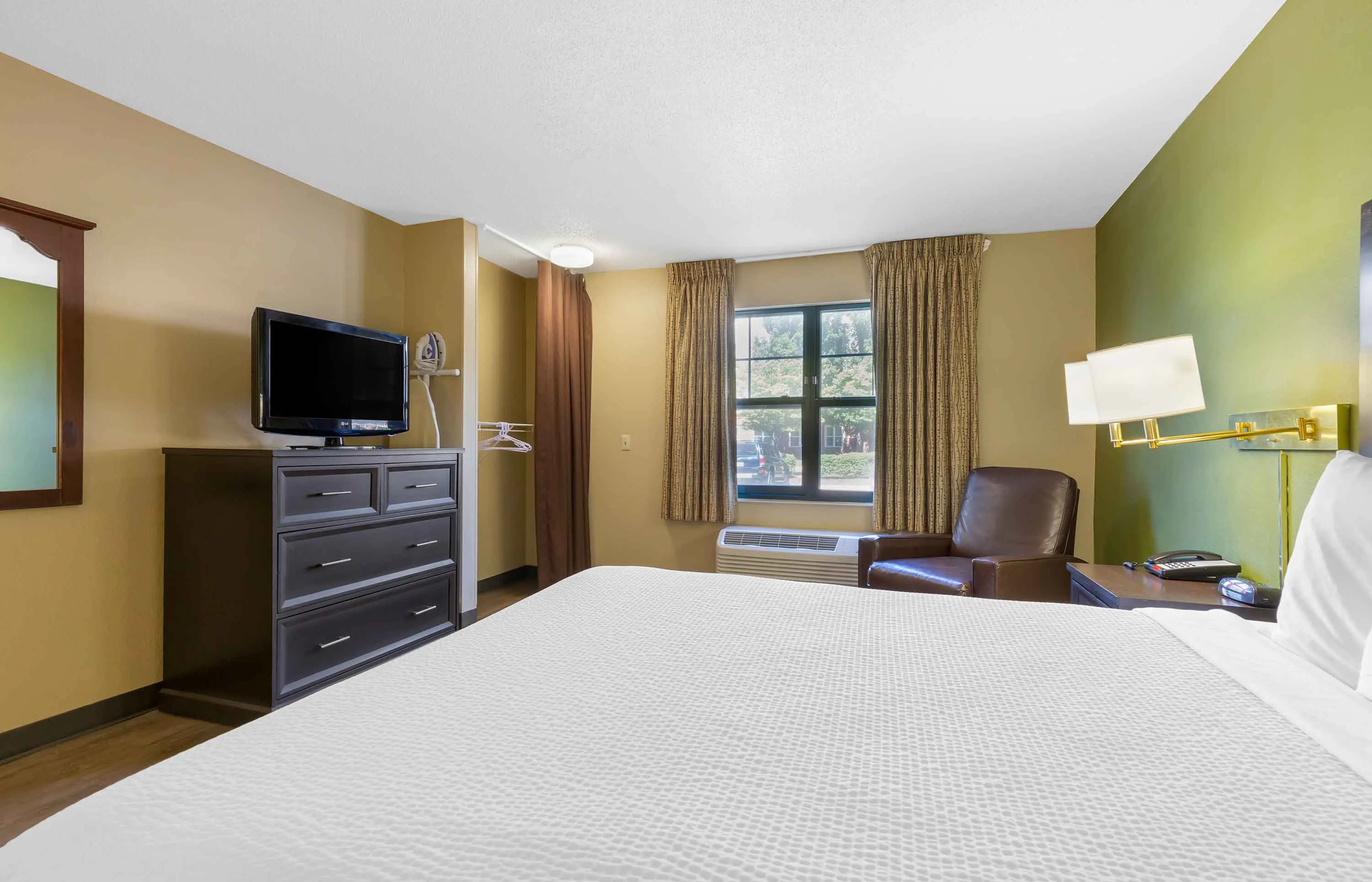 Studio Suite - 1 Queen Bed
