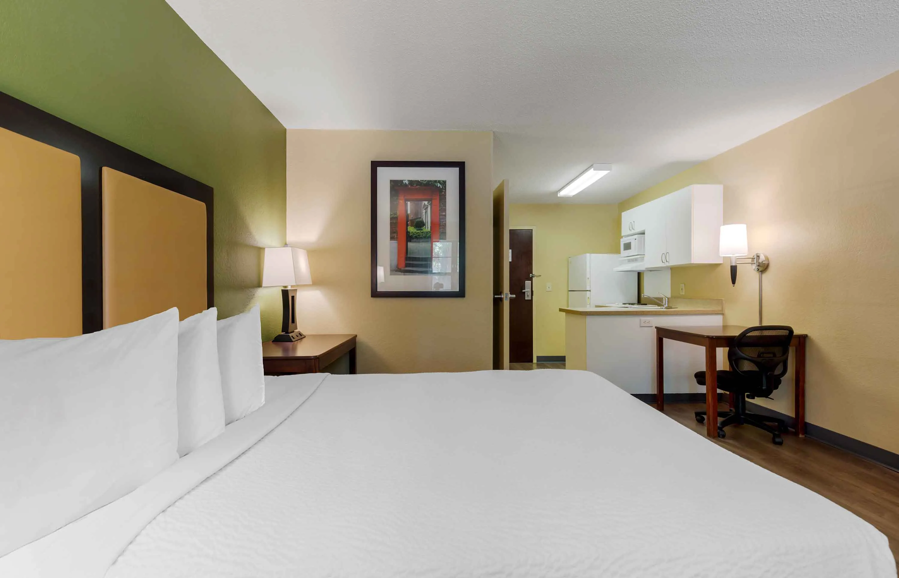 Studio Suite - 1 Queen Bed
