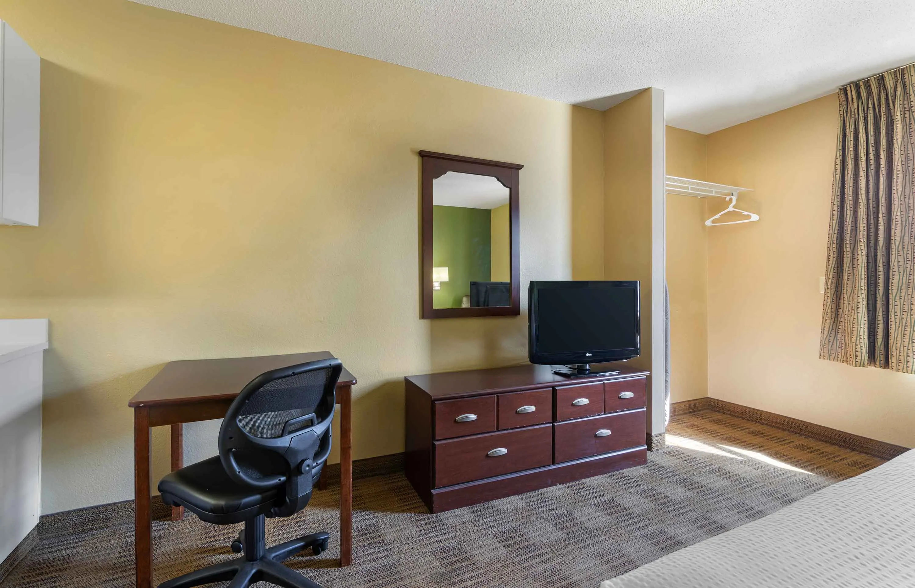 Studio Suite - 1 Queen Bed