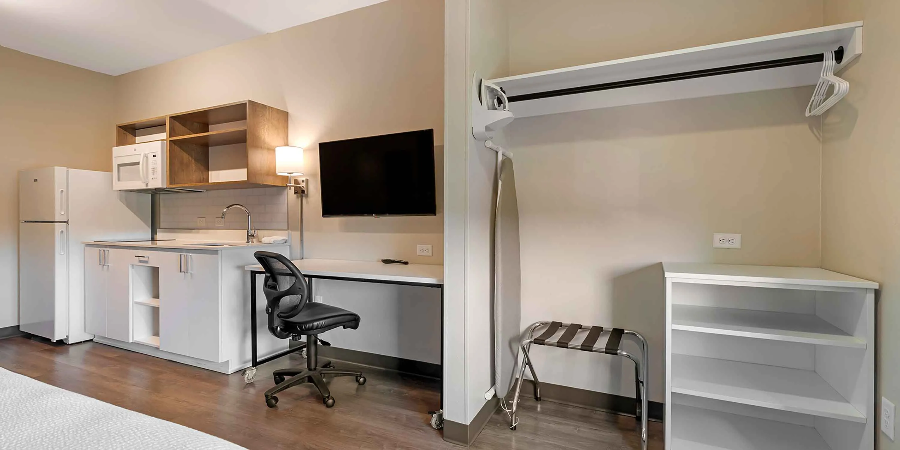 Studio Suite - 1 Queen Bed