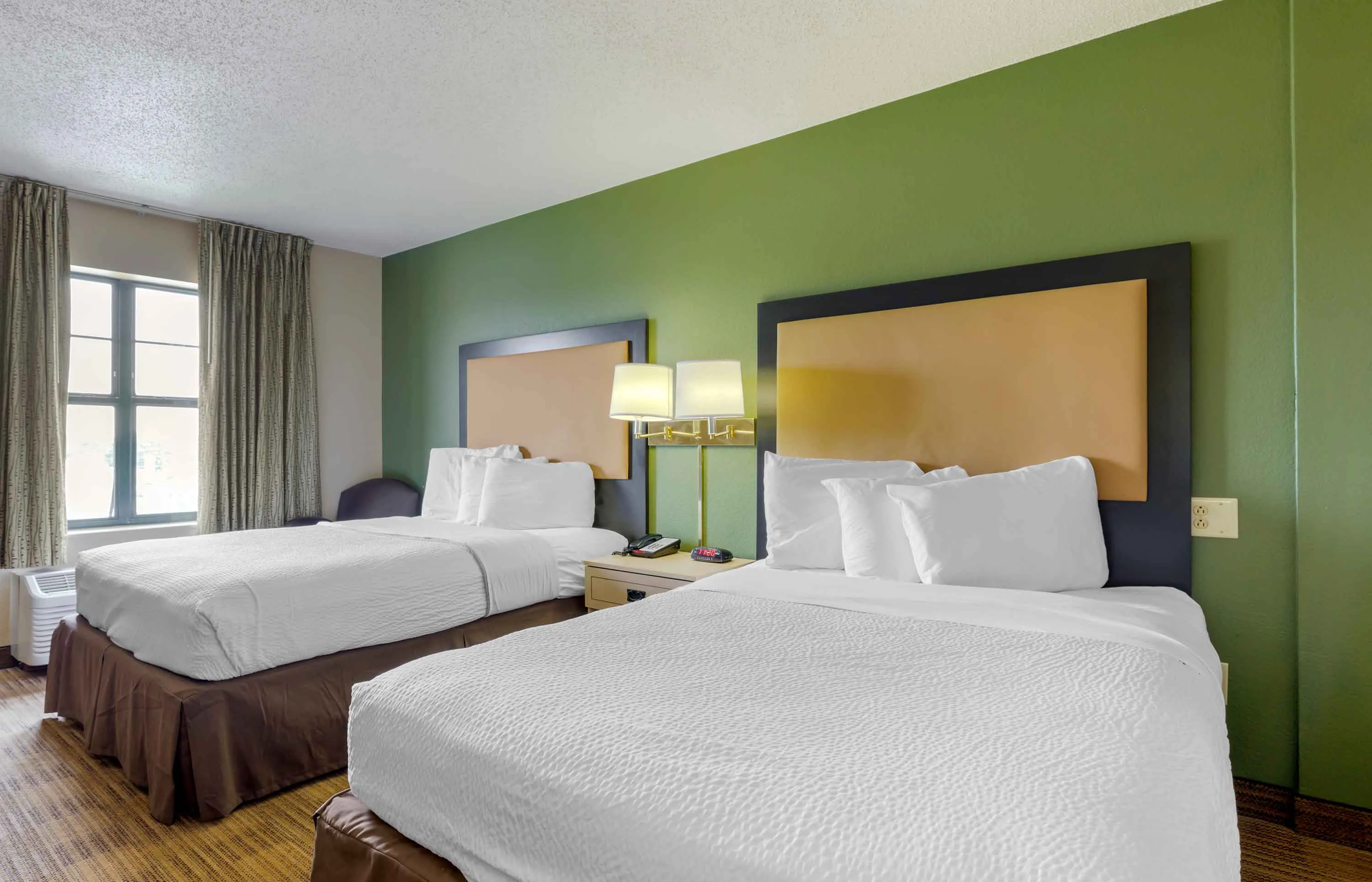 Studio Suite - 2 Full Beds