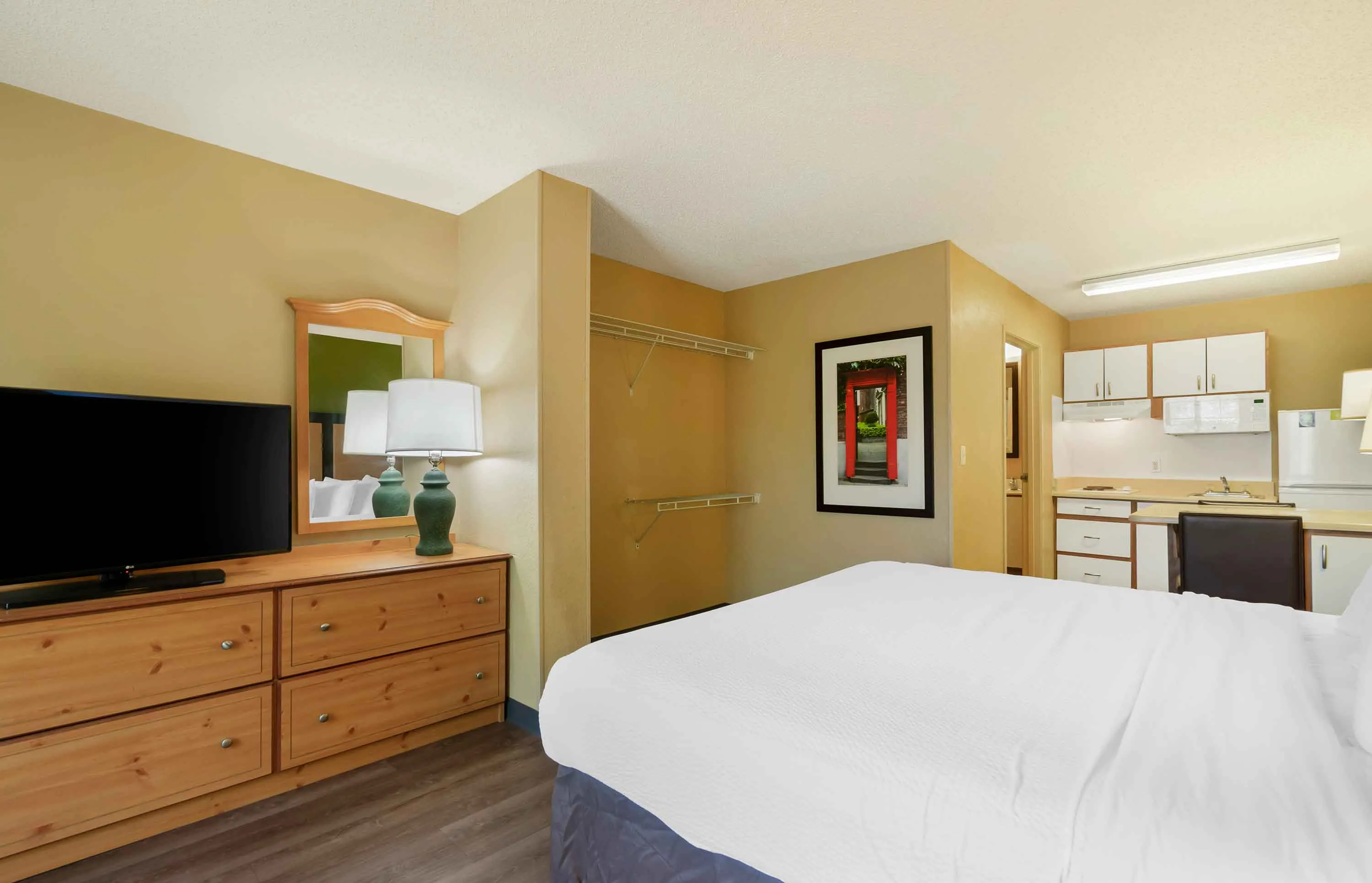 Superior Studio - 1 King Bed