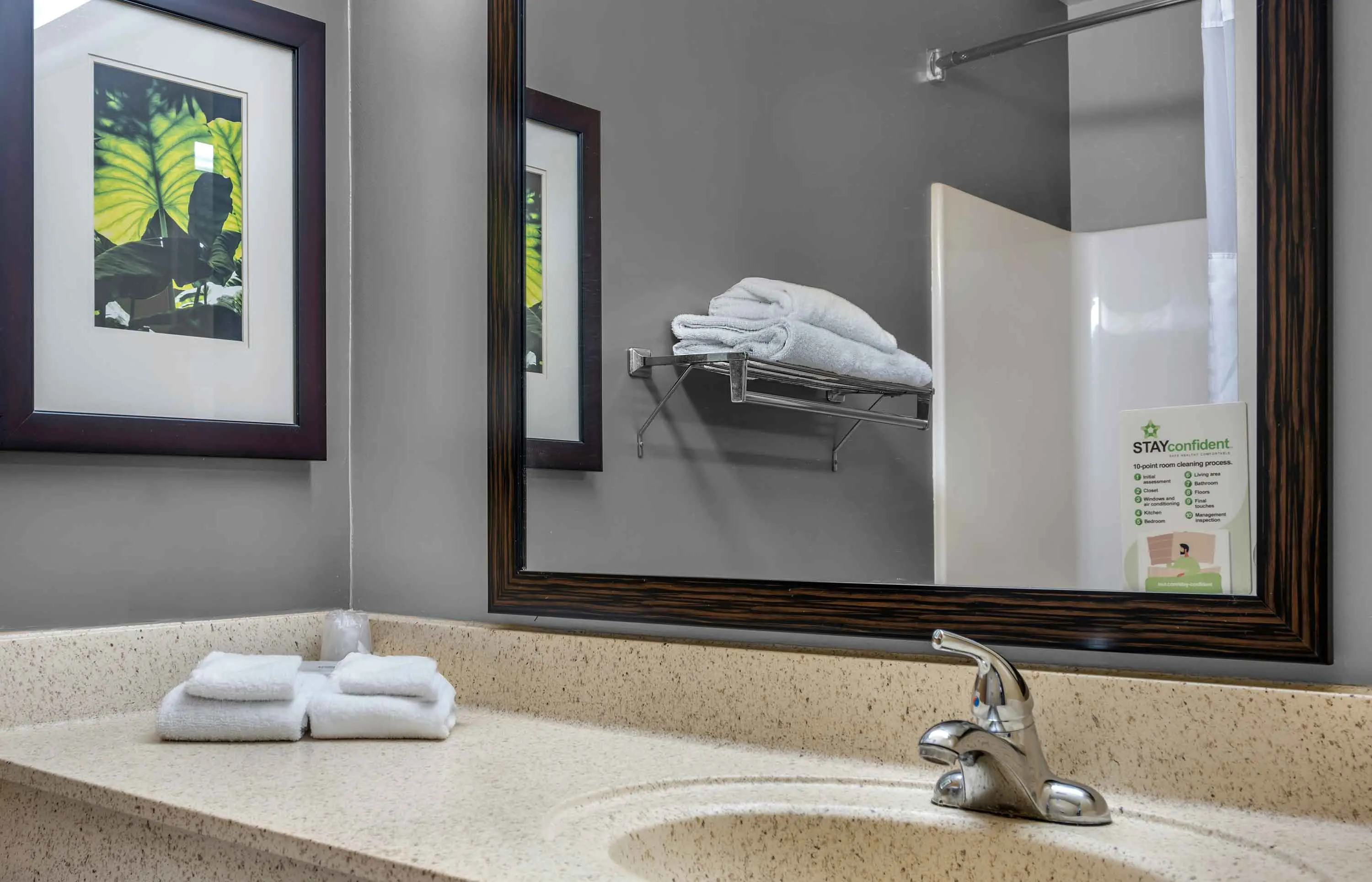 1 Bedroom Suite - 2 Full Beds