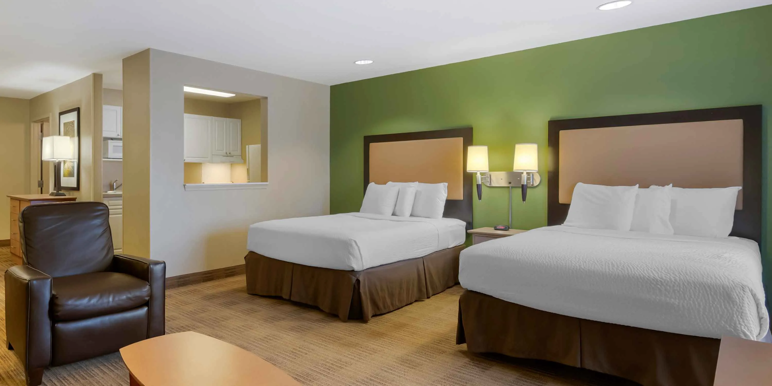 Deluxe Studio - 2 Full Beds