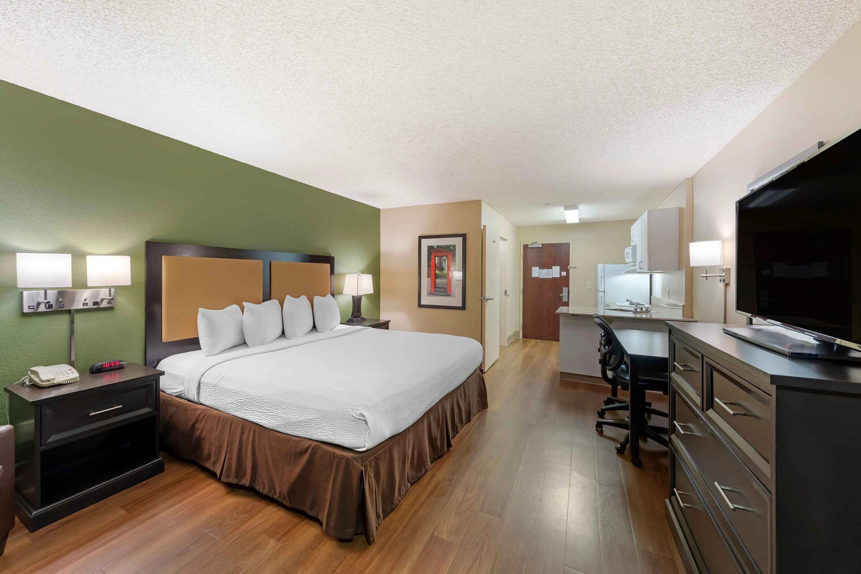 Studio Suite - 1 Queen Bed