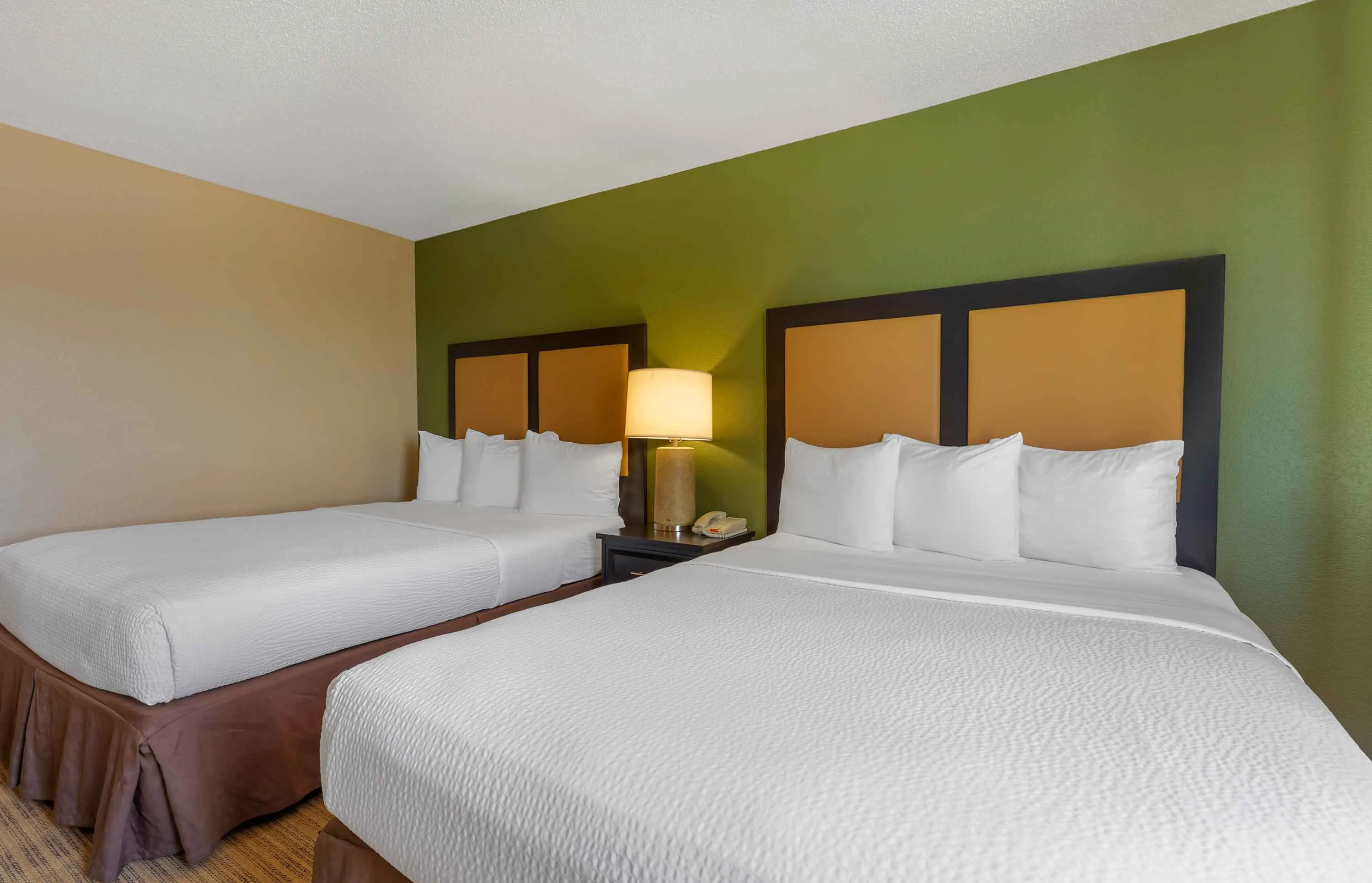 1 Bedroom Suite - 2 Full Beds