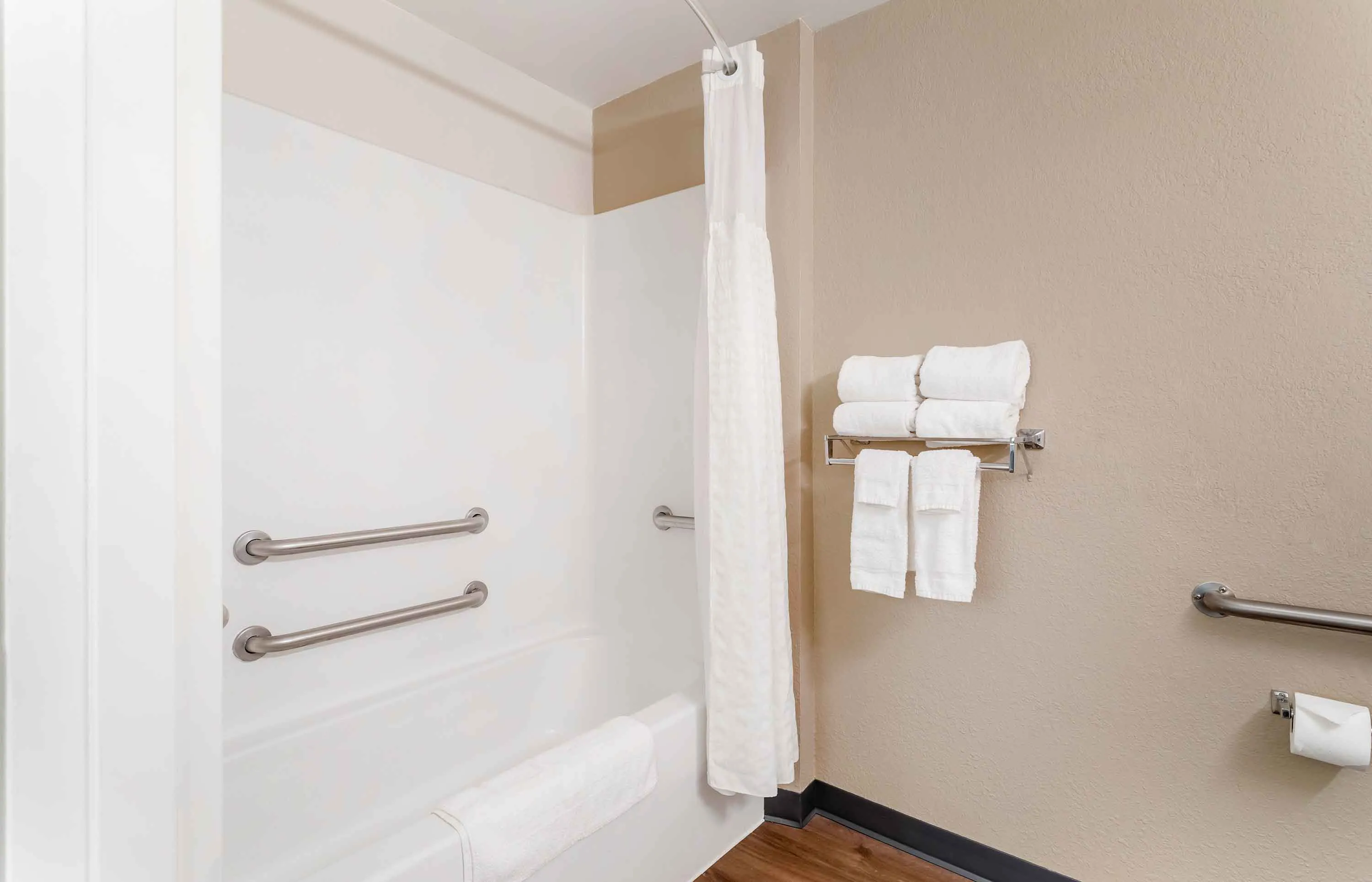 Studio Suite - 1 Queen Bed