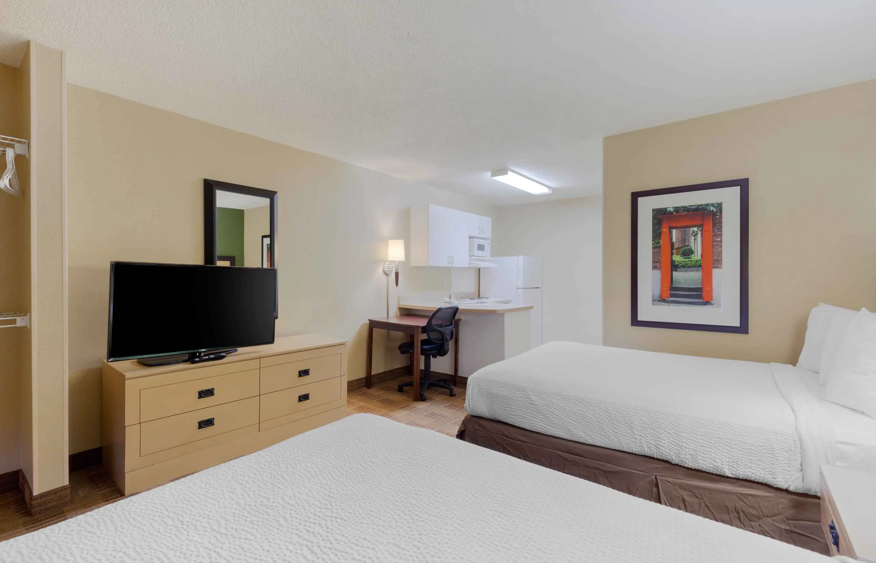 Studio Suite - 2 Full Beds