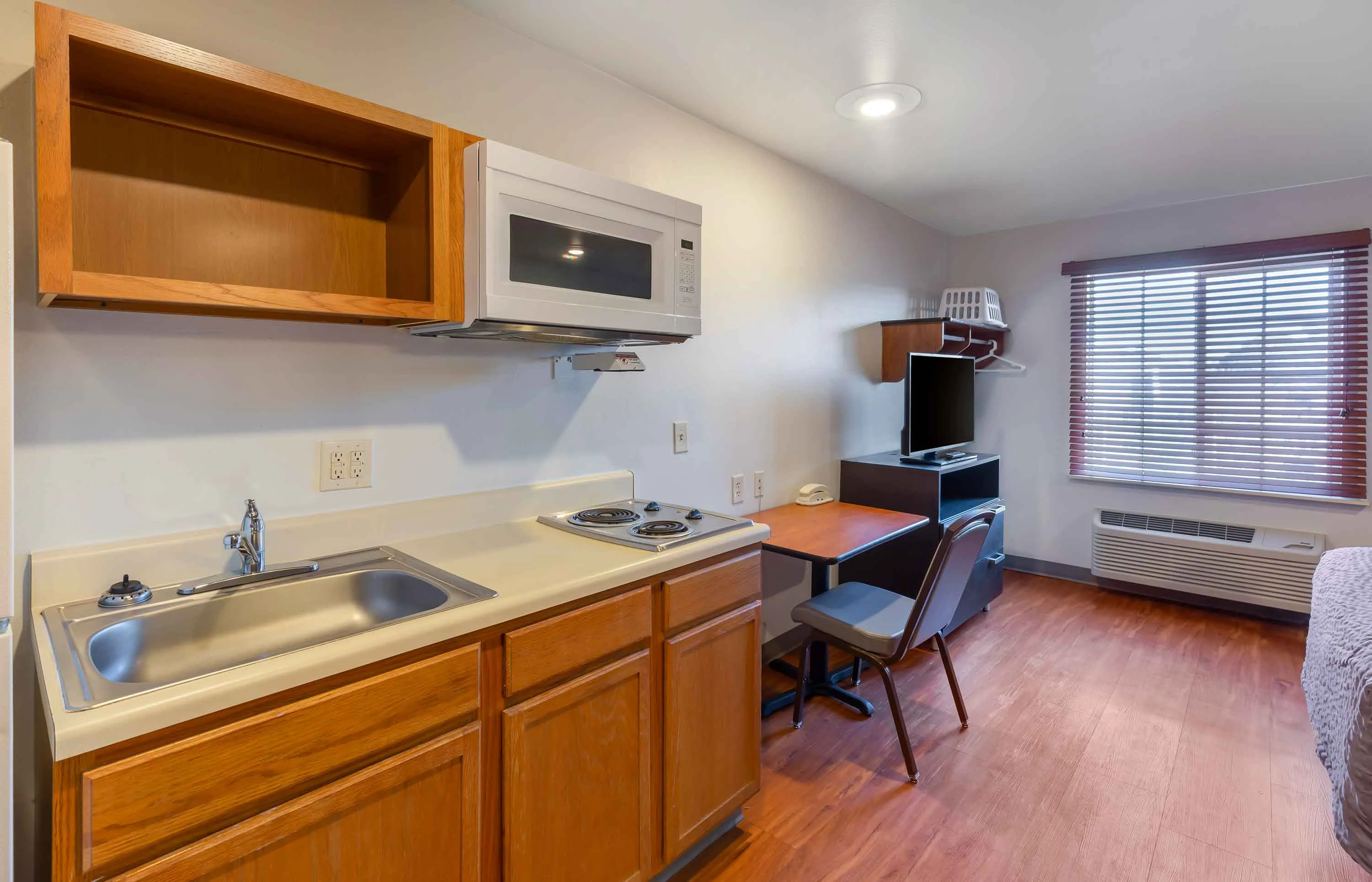 Studio Suite - 1 Full Bed