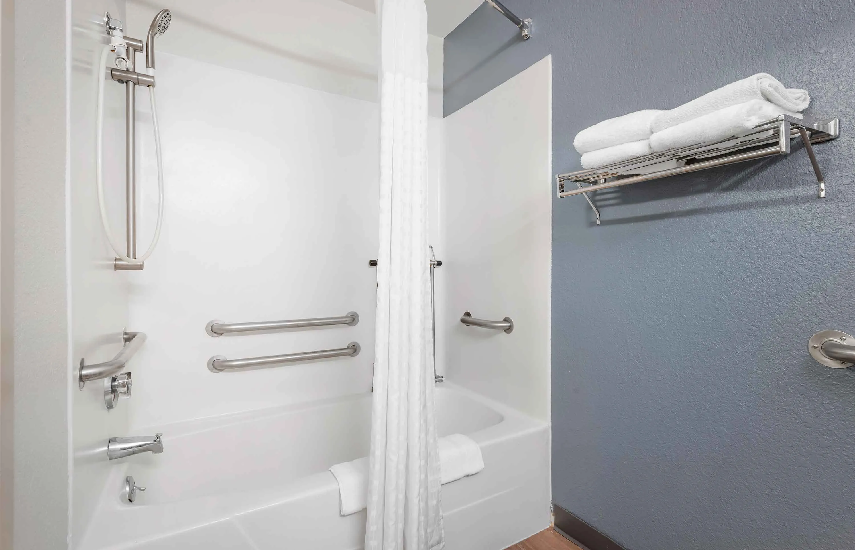 Studio Suite - 1 Queen Bed
