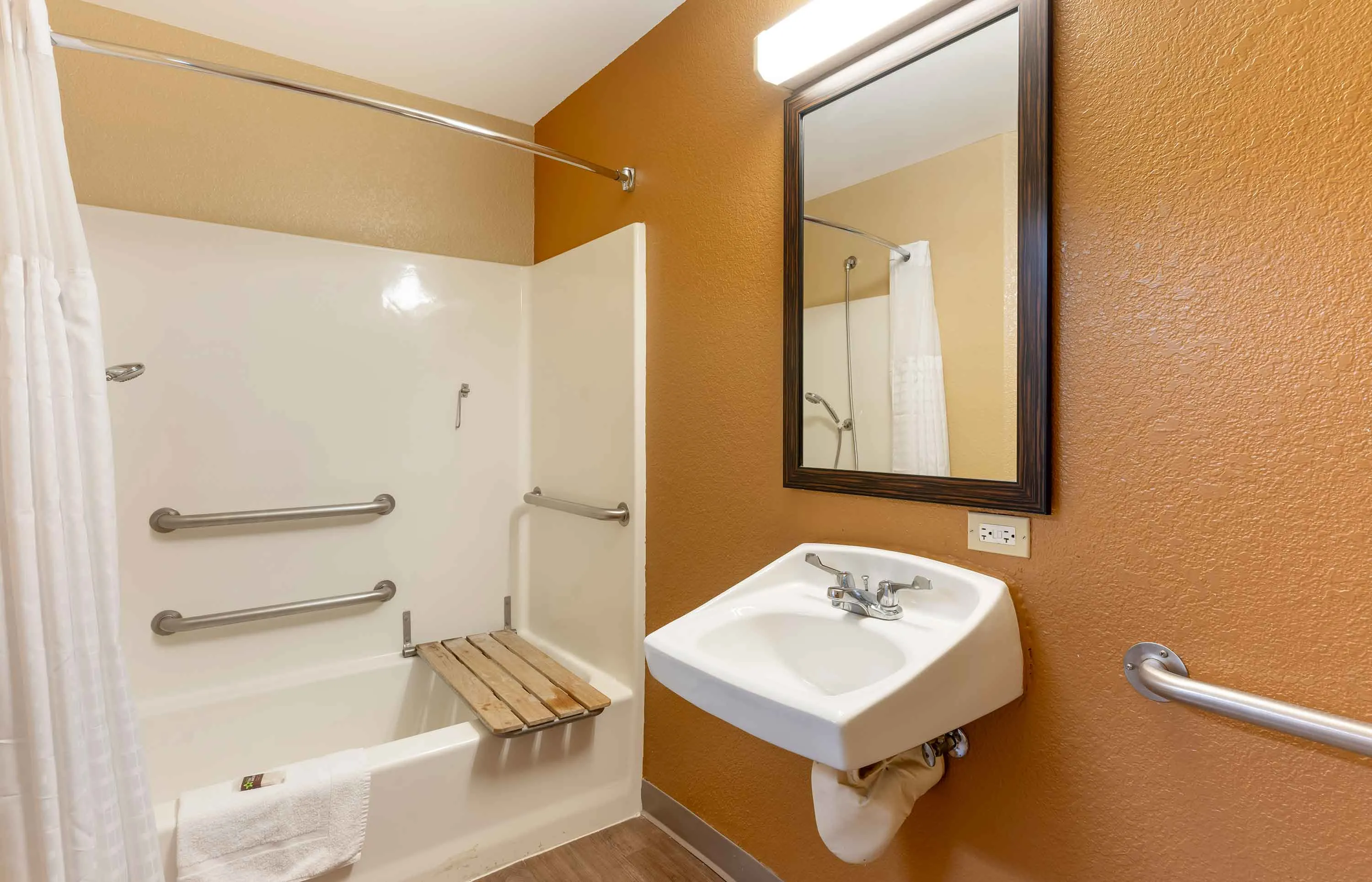Studio Suite - 1 Queen Bed