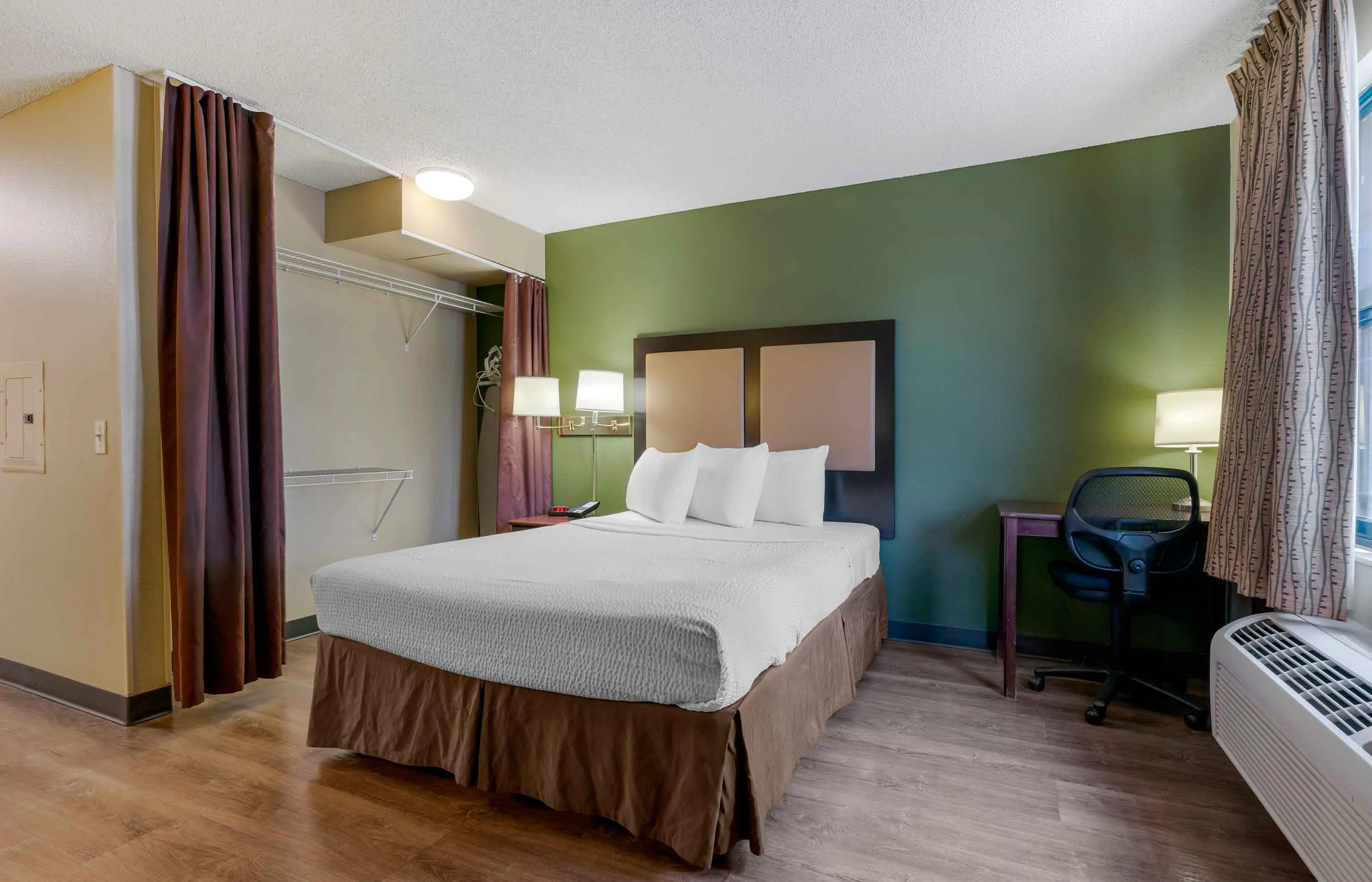 Studio Suite - 1 Queen Bed