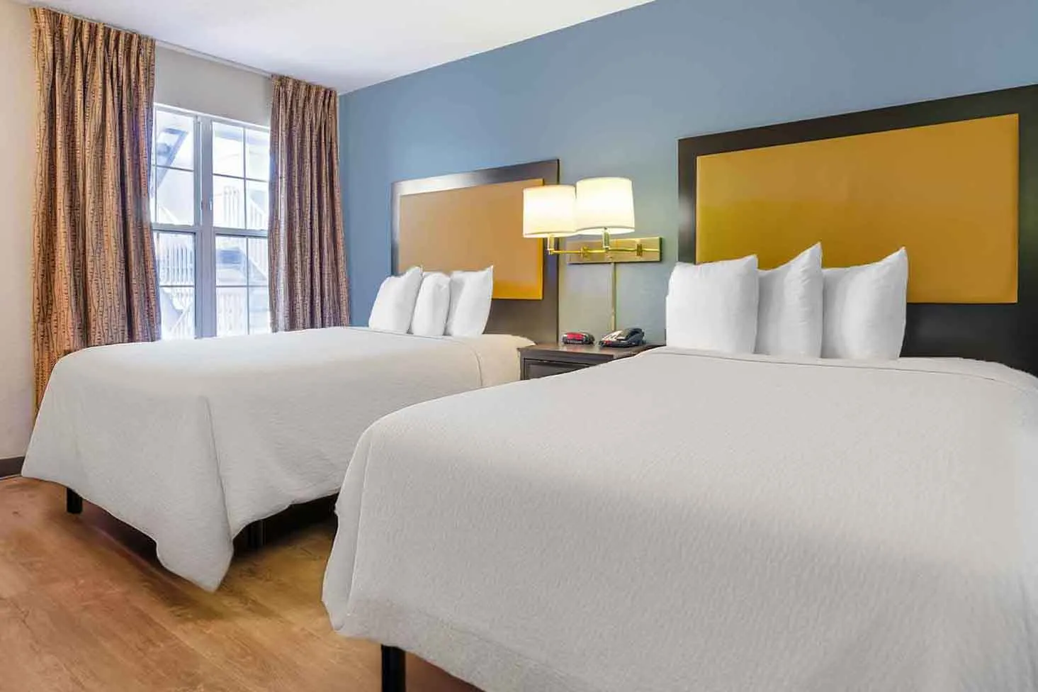 Studio Suite - 2 Full Beds