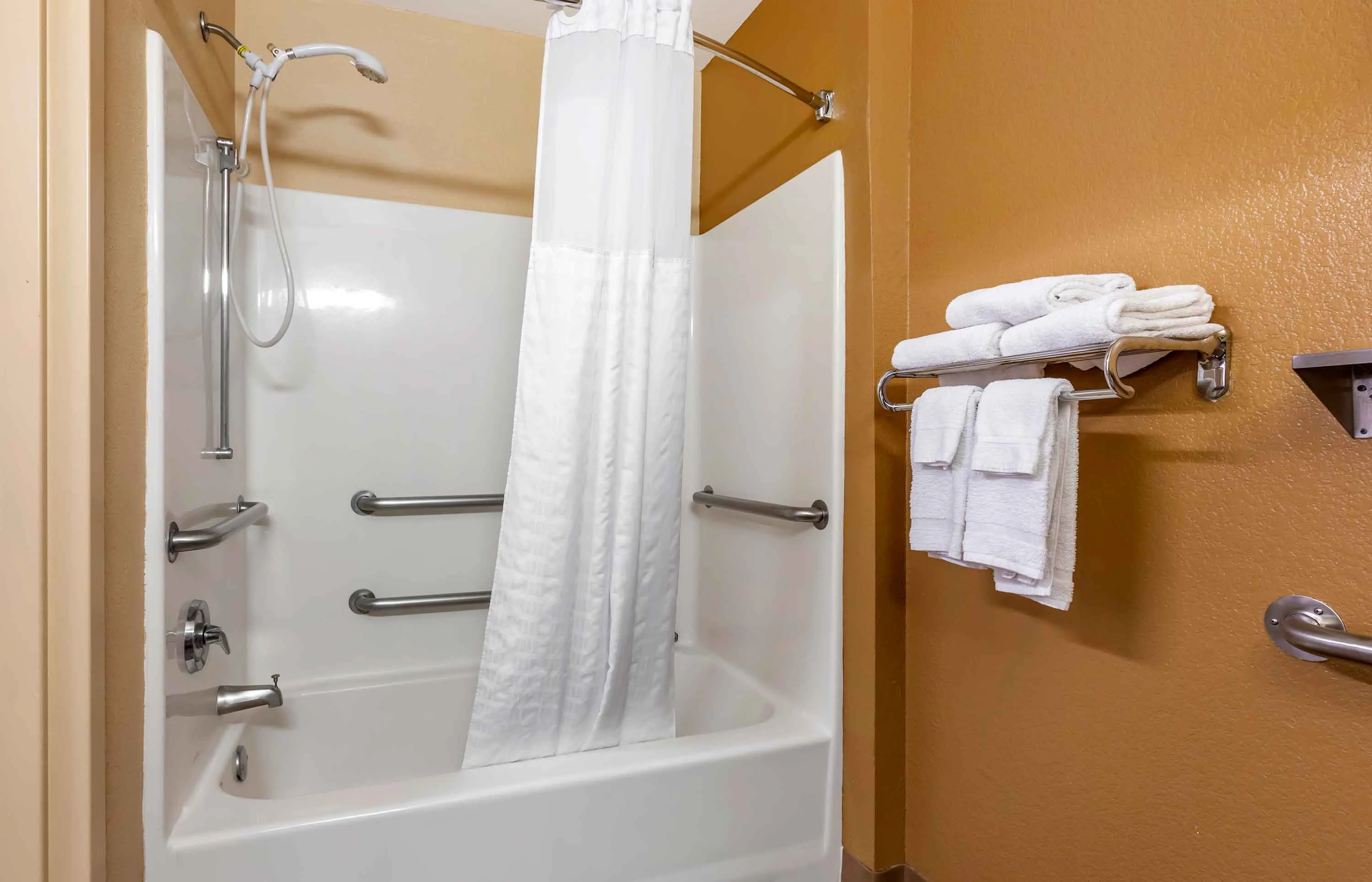 Studio Suite - 1 Queen Bed