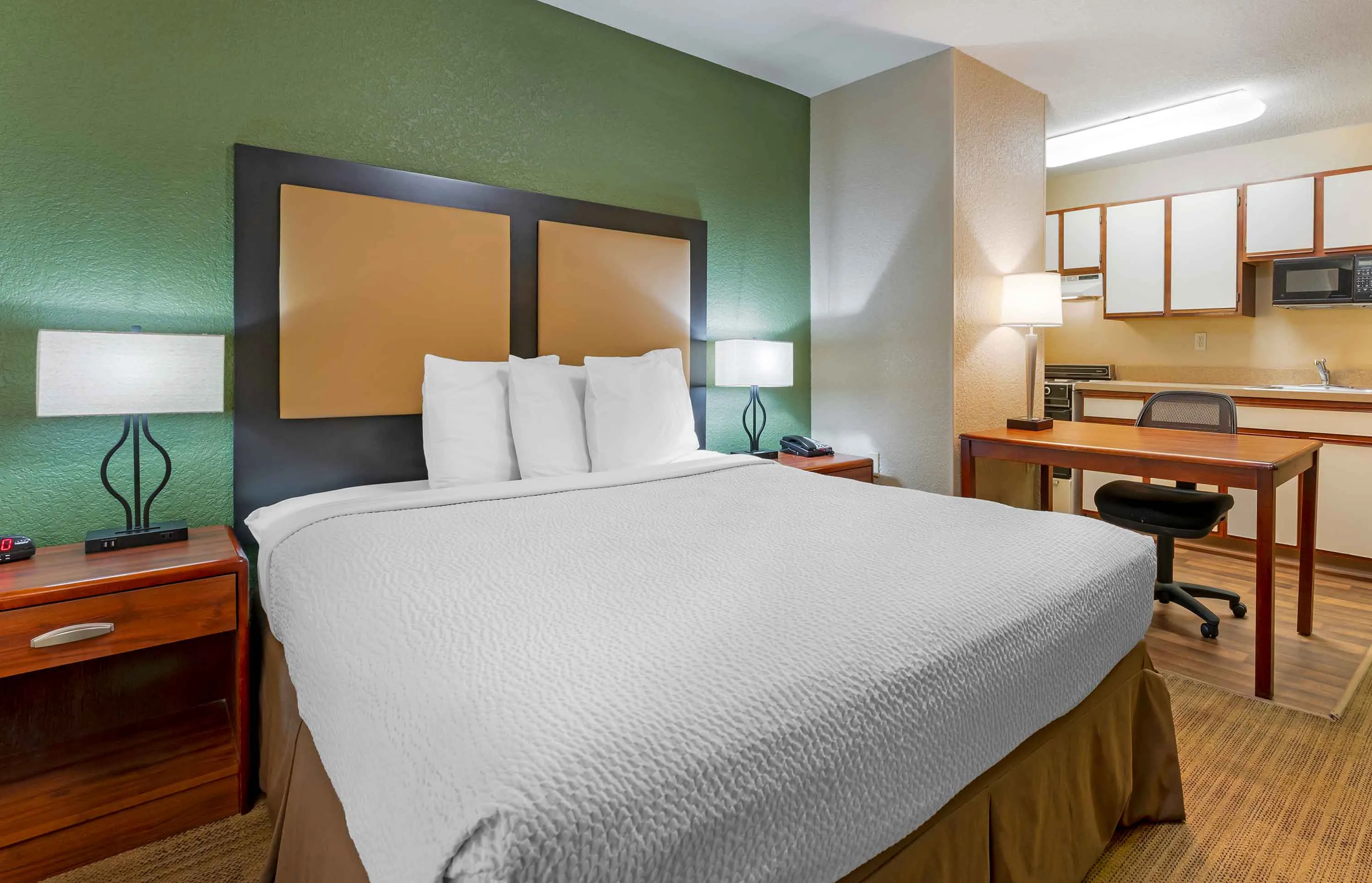 Studio Suite - 1 Queen Bed