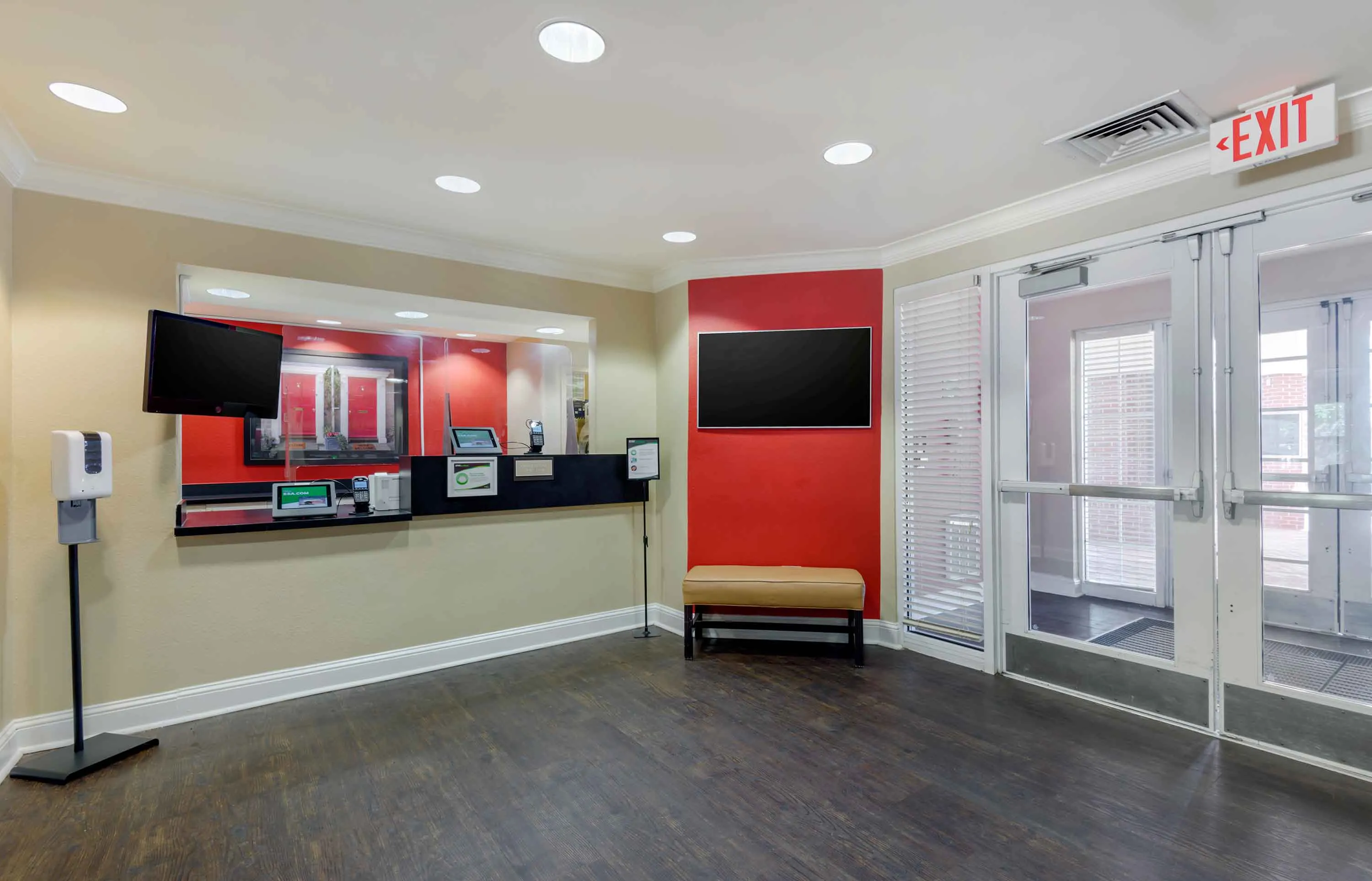 Lobby and Guest Check-in